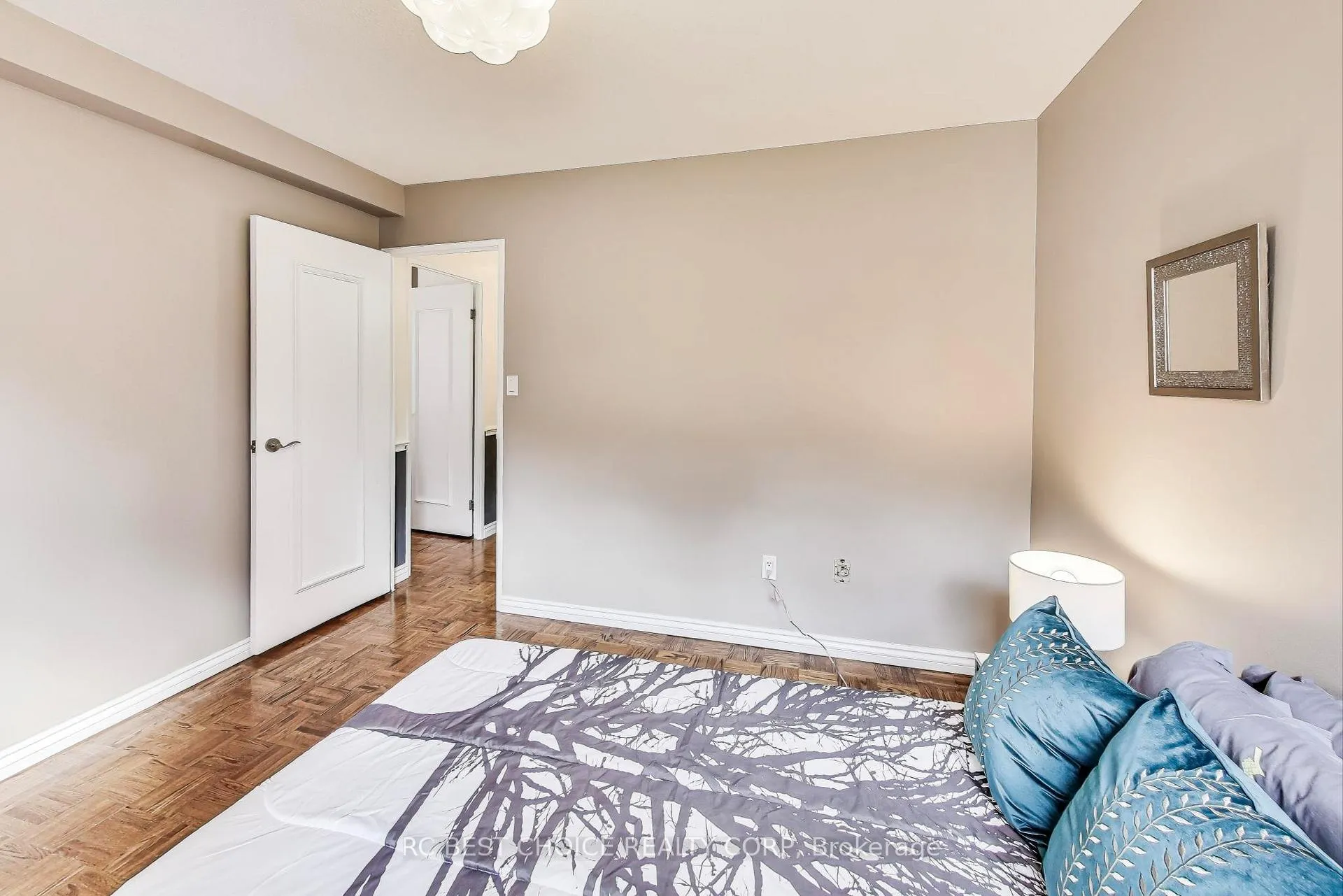 Photo 26 of Unit 403, 10 Edgecliff Golfway, Toronto, Flemingdon Park — HOMEH