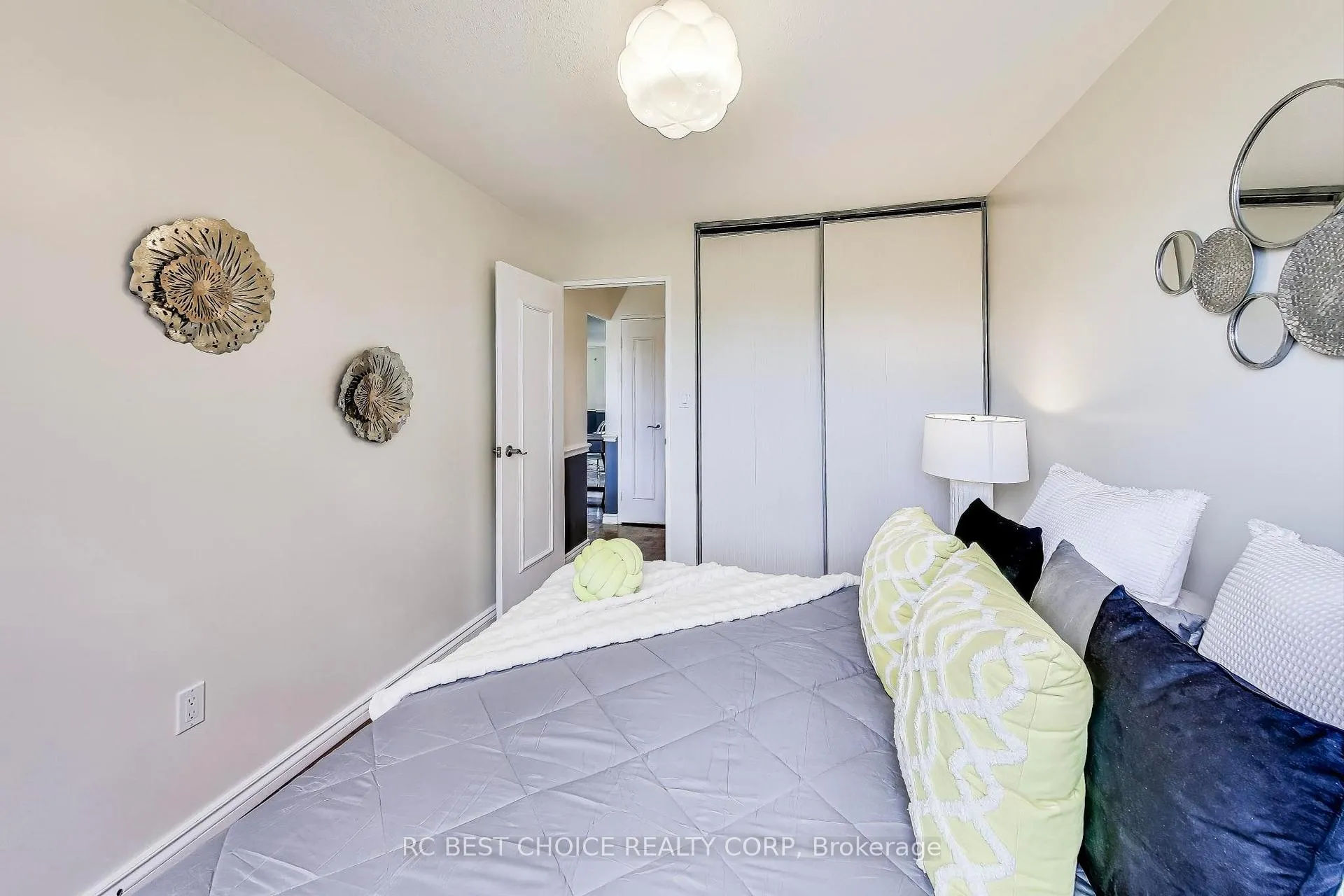 Photo 29 of Unit 403, 10 Edgecliff Golfway, Toronto, Flemingdon Park — HOMEH