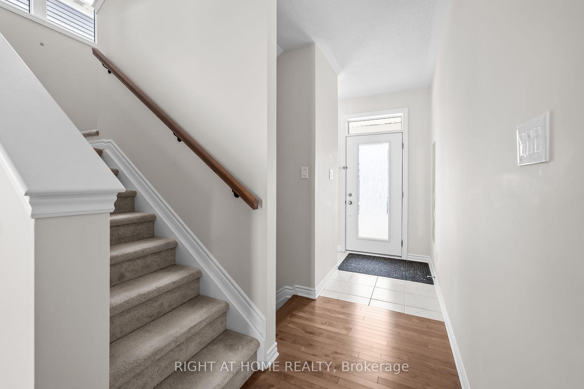 Photo 4 of 37 Focality Crescent, Ottawa, Barrhaven - Half Moon Bay — HOMEH