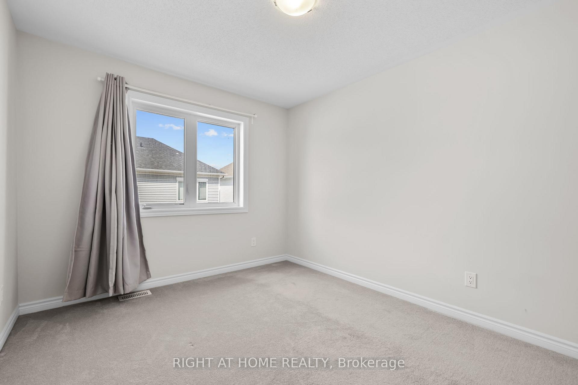 Photo 24 of 37 Focality Crescent, Ottawa, Barrhaven - Half Moon Bay — HOMEH
