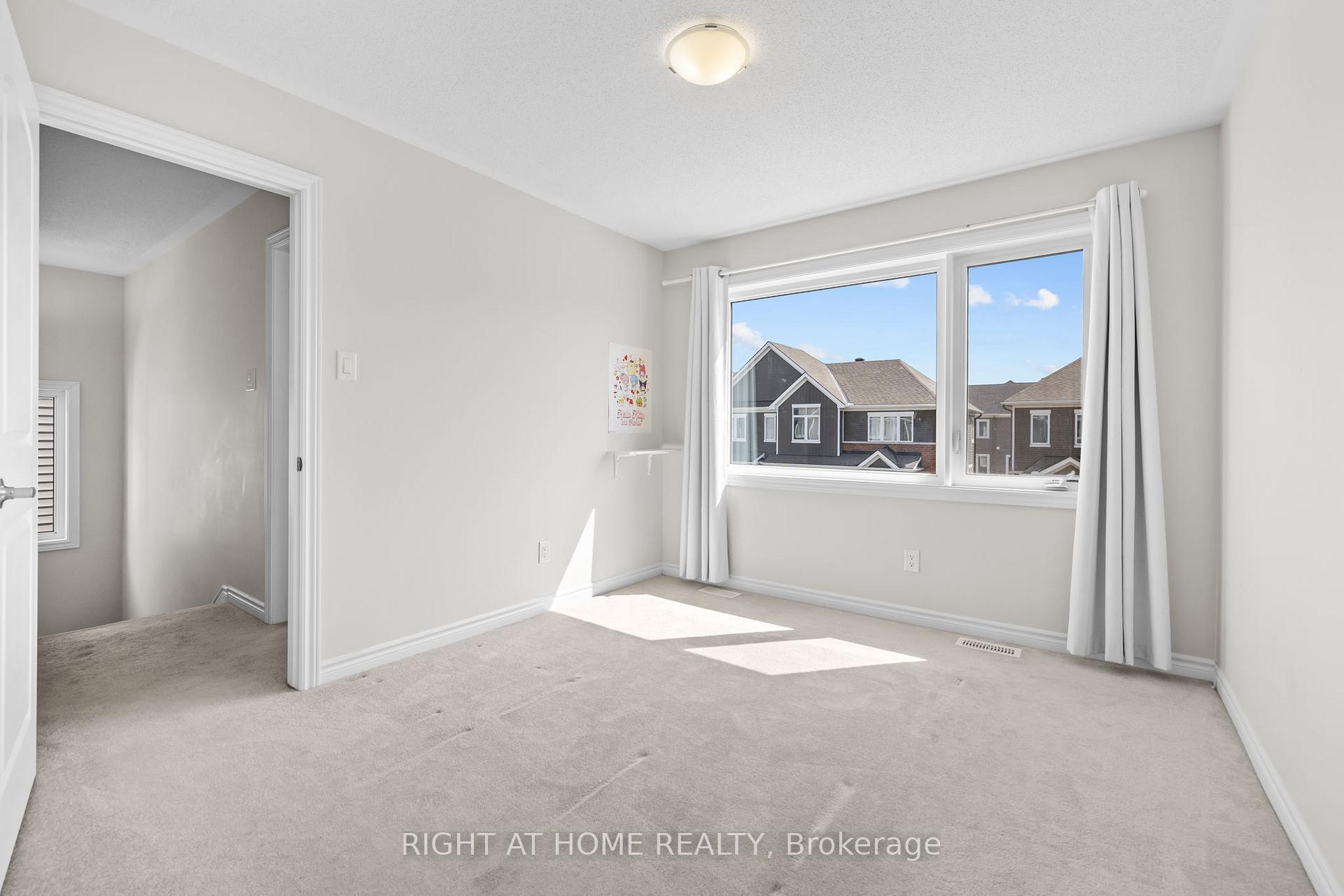 Photo 29 of 37 Focality Crescent, Ottawa, Barrhaven - Half Moon Bay — HOMEH