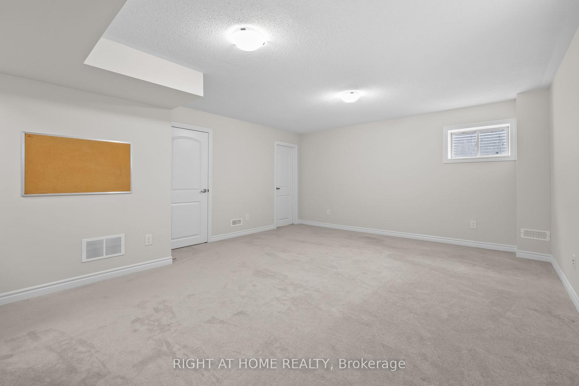 Photo 32 of 37 Focality Crescent, Ottawa, Barrhaven - Half Moon Bay — HOMEH