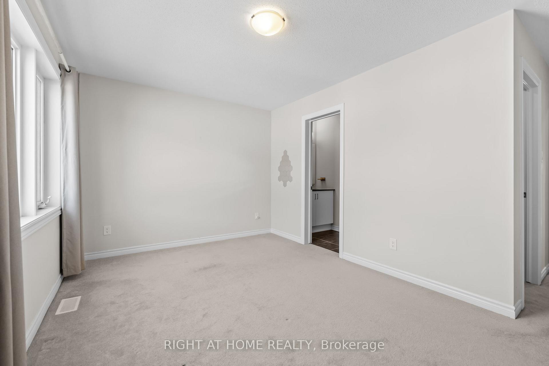 Photo 36 of 37 Focality Crescent, Ottawa, Barrhaven - Half Moon Bay — HOMEH