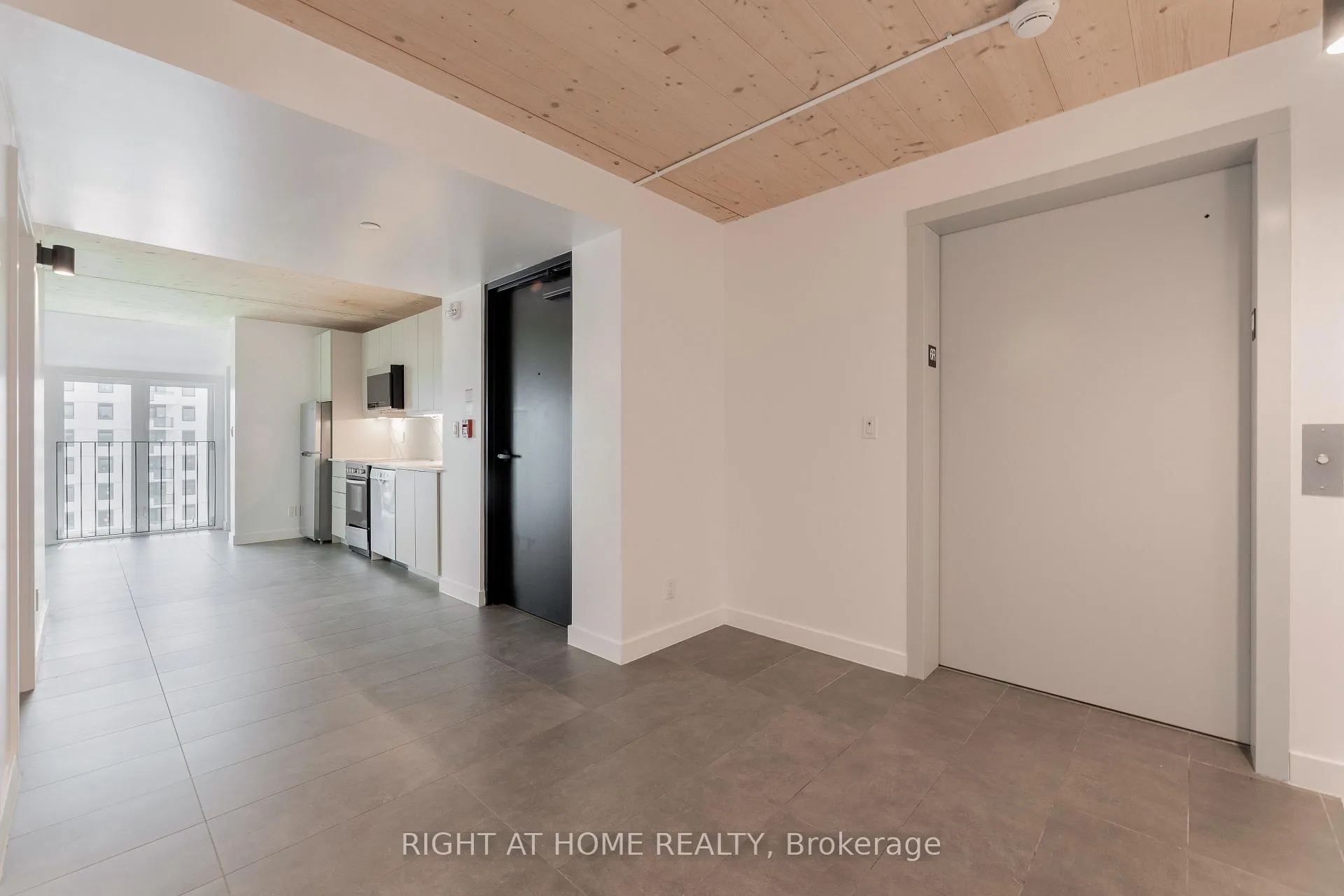 Photo 11 of Unit 602, 1598 Queen Street E, Toronto, Greenwood-Coxwell — HOMEH