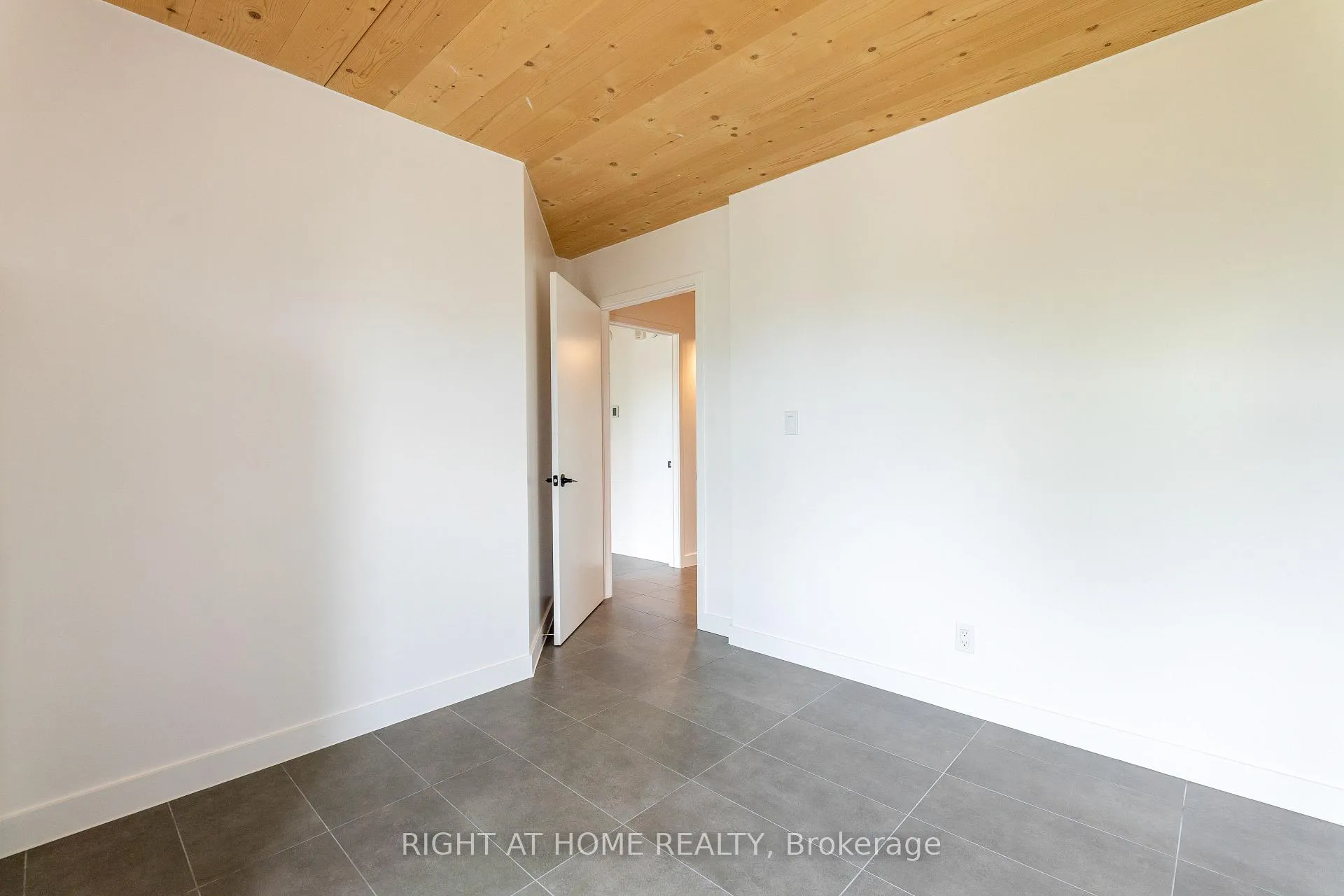 Photo 13 of Unit 602, 1598 Queen Street E, Toronto, Greenwood-Coxwell — HOMEH
