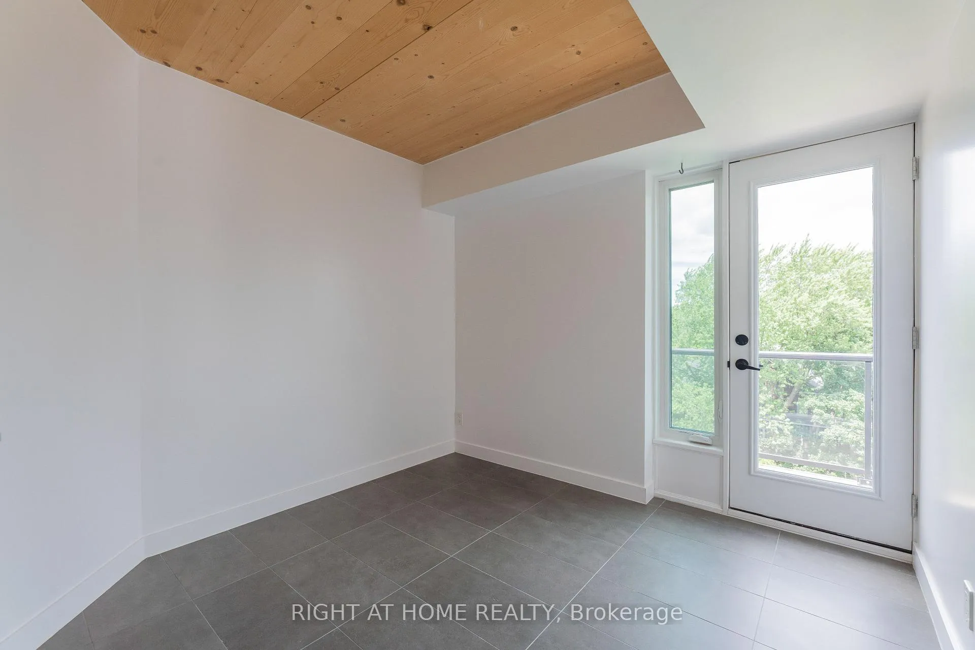 Photo 15 of Unit 602, 1598 Queen Street E, Toronto, Greenwood-Coxwell — HOMEH