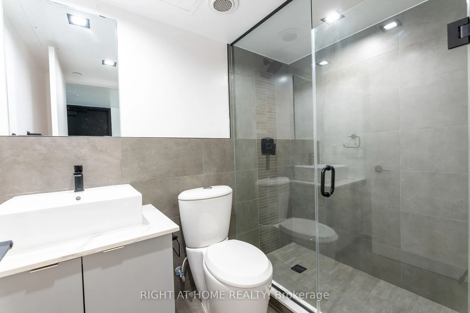 Photo 19 of Unit 602, 1598 Queen Street E, Toronto, Greenwood-Coxwell — HOMEH
