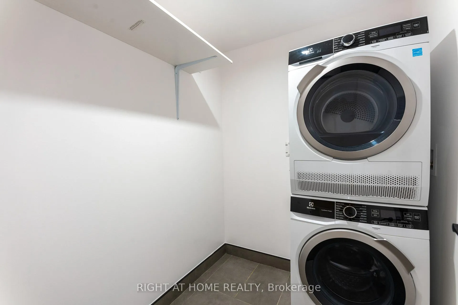 Photo 20 of Unit 602, 1598 Queen Street E, Toronto, Greenwood-Coxwell — HOMEH