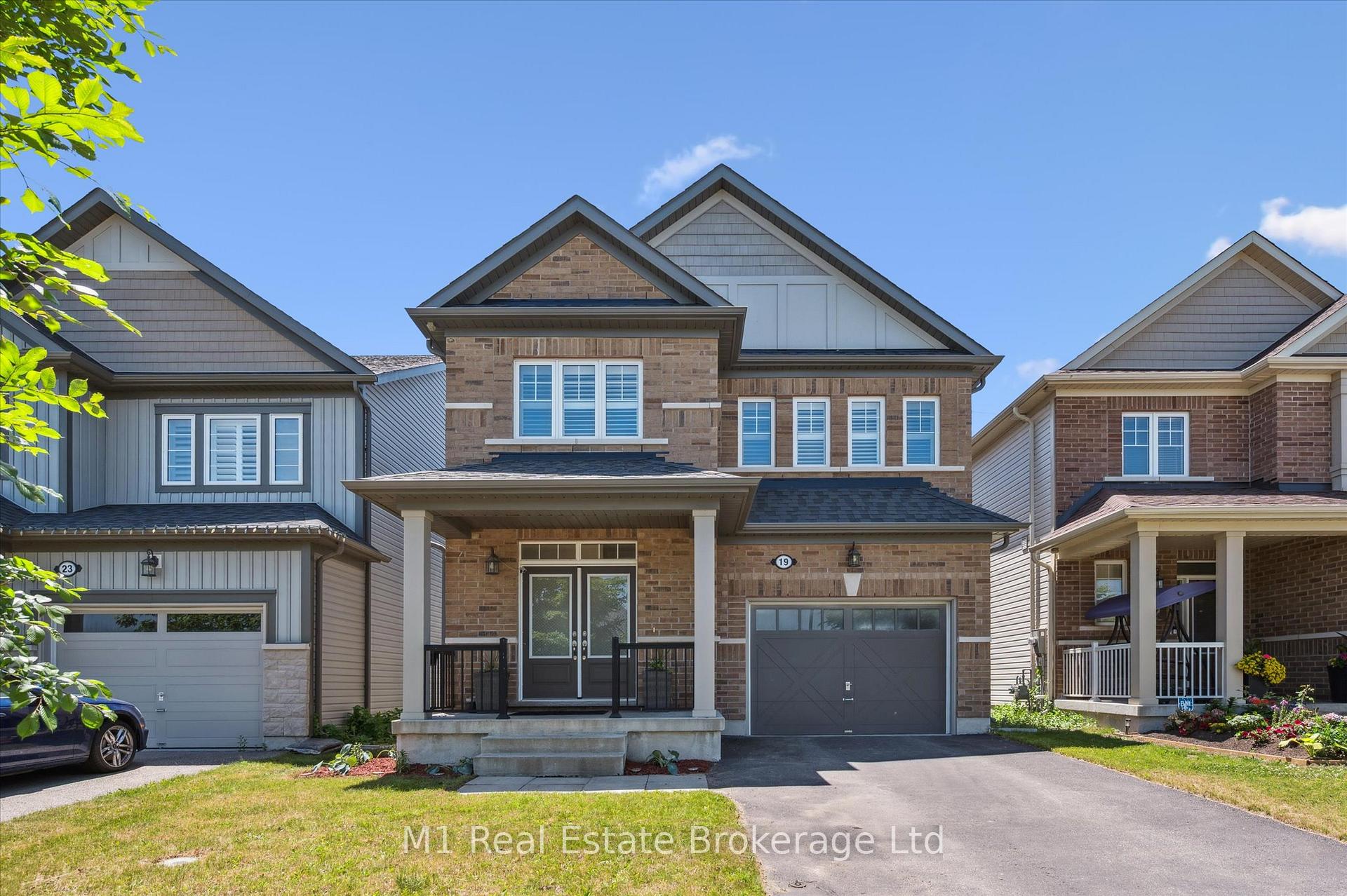 Front of 19 Findlay Way
