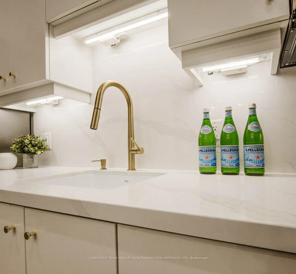 Photo 11 of Unit 124, 110 Fergus Avenue, Kitchener — HOMEH