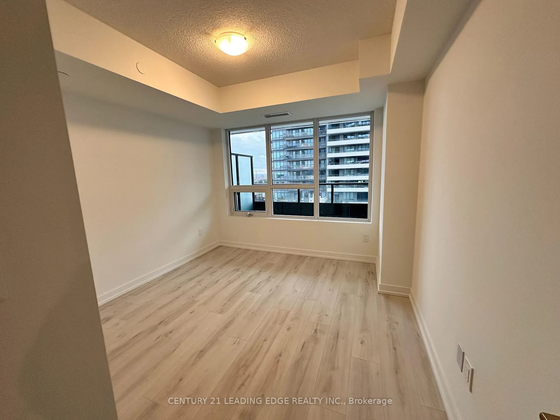 Photo 8 of Unit 905, 1435 Celebration Drive, Pickering, Bay Ridges — HOMEH