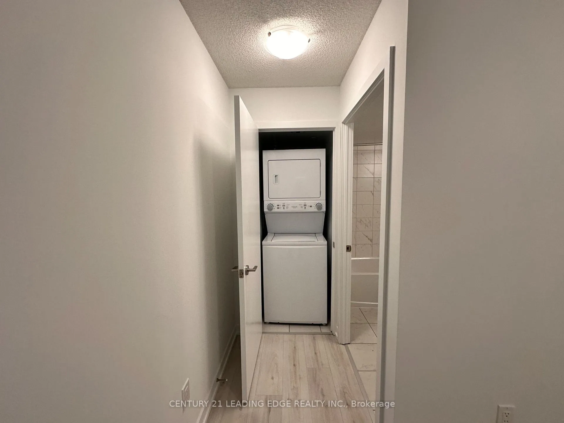 Photo 11 of Unit 905, 1435 Celebration Drive, Pickering, Bay Ridges — HOMEH