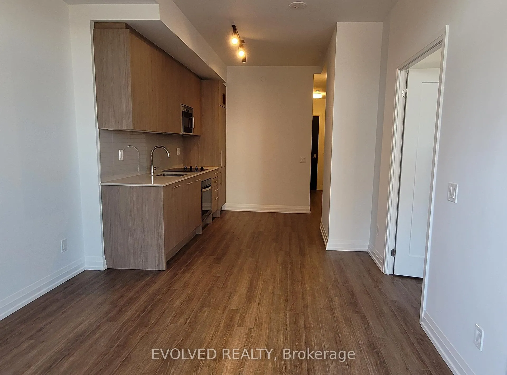 Photo 3 of Unit 709, 286 Main Street, Toronto, East End-Danforth — HOMEH