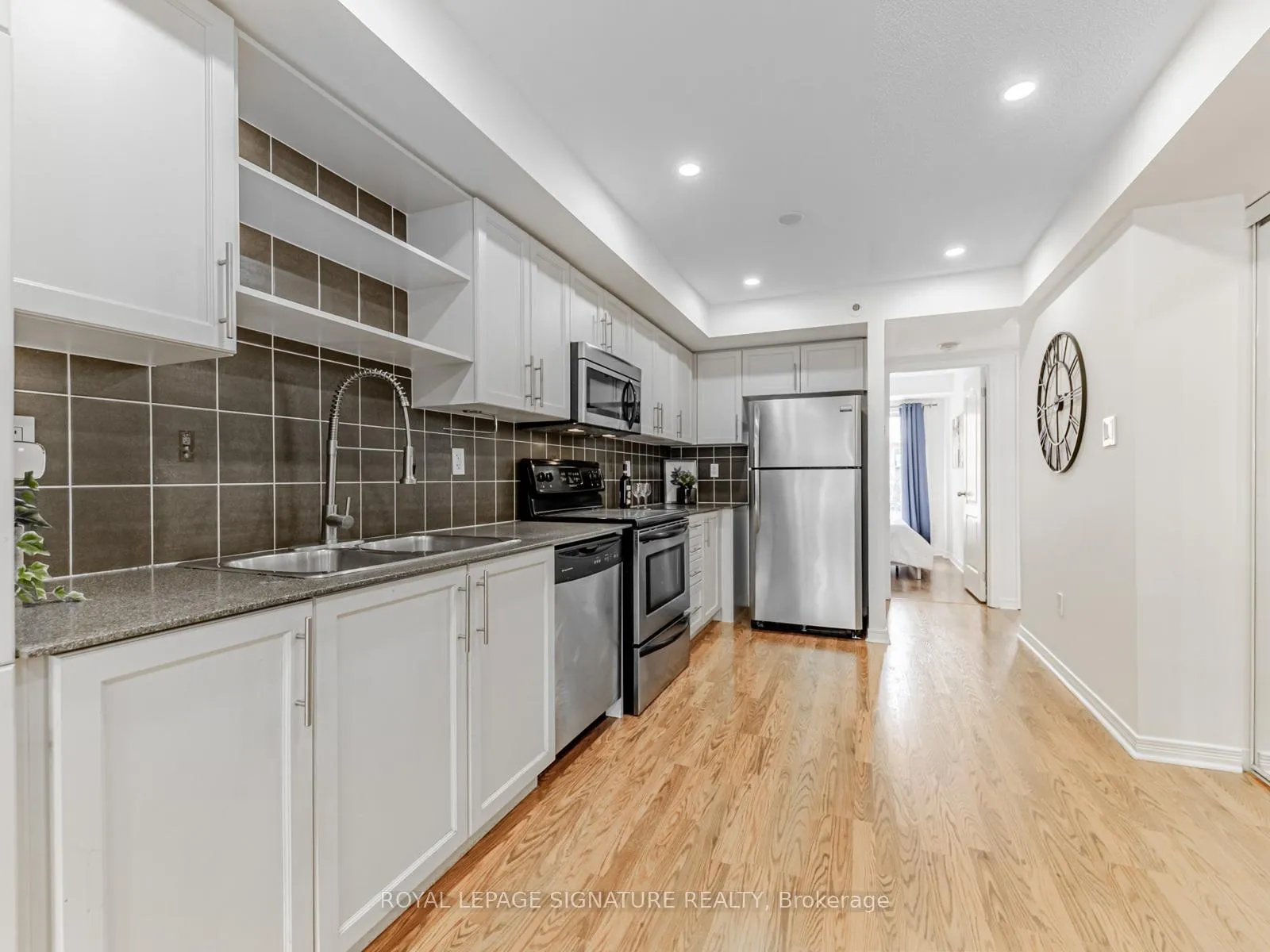 Photo 5 of Unit 5, 817 Dundas Street E, Toronto, South Riverdale — HOMEH