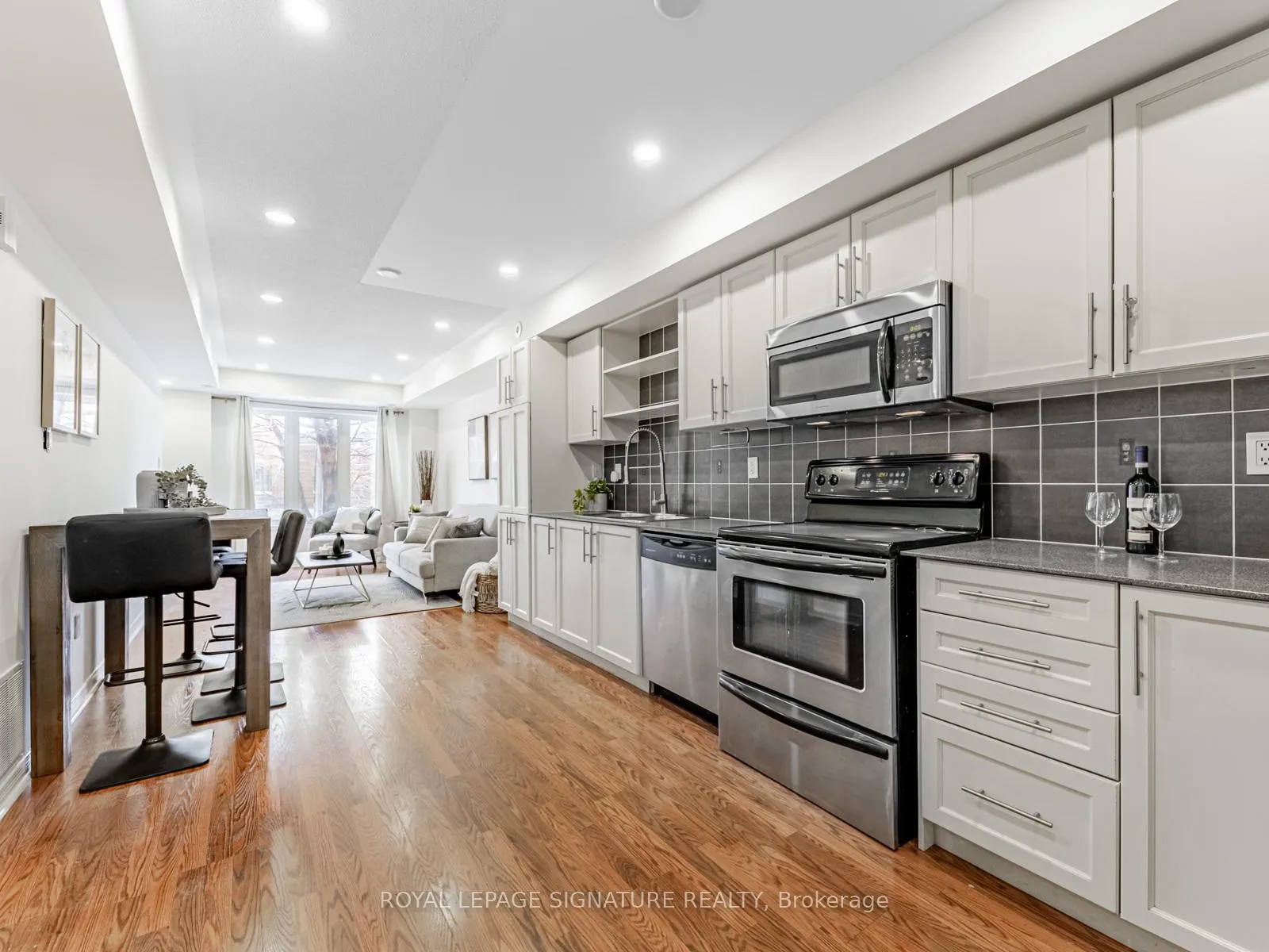Photo 10 of Unit 5, 817 Dundas Street E, Toronto, South Riverdale — HOMEH