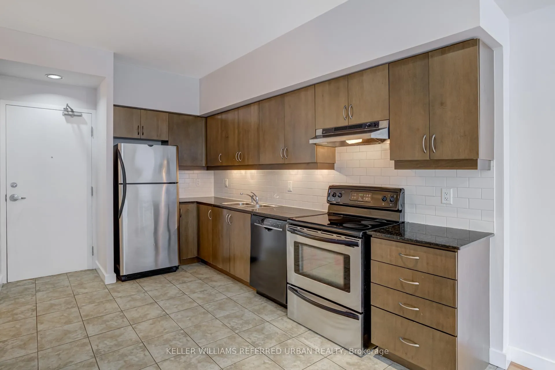 Photo 5 of Unit 212, 601 Kingston Road, Toronto, The Beaches — HOMEH