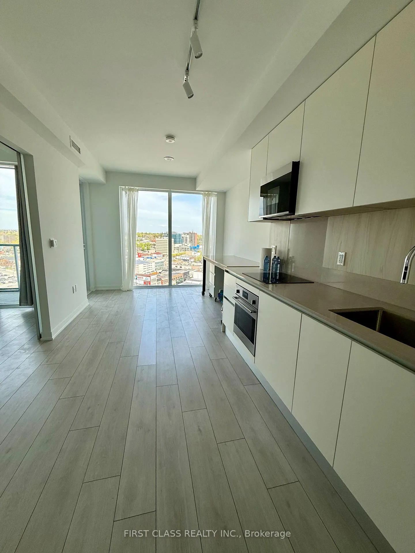 Photo 3 of Unit 1605, 39 Mary Street, Barrie, City Centre — HOMEH
