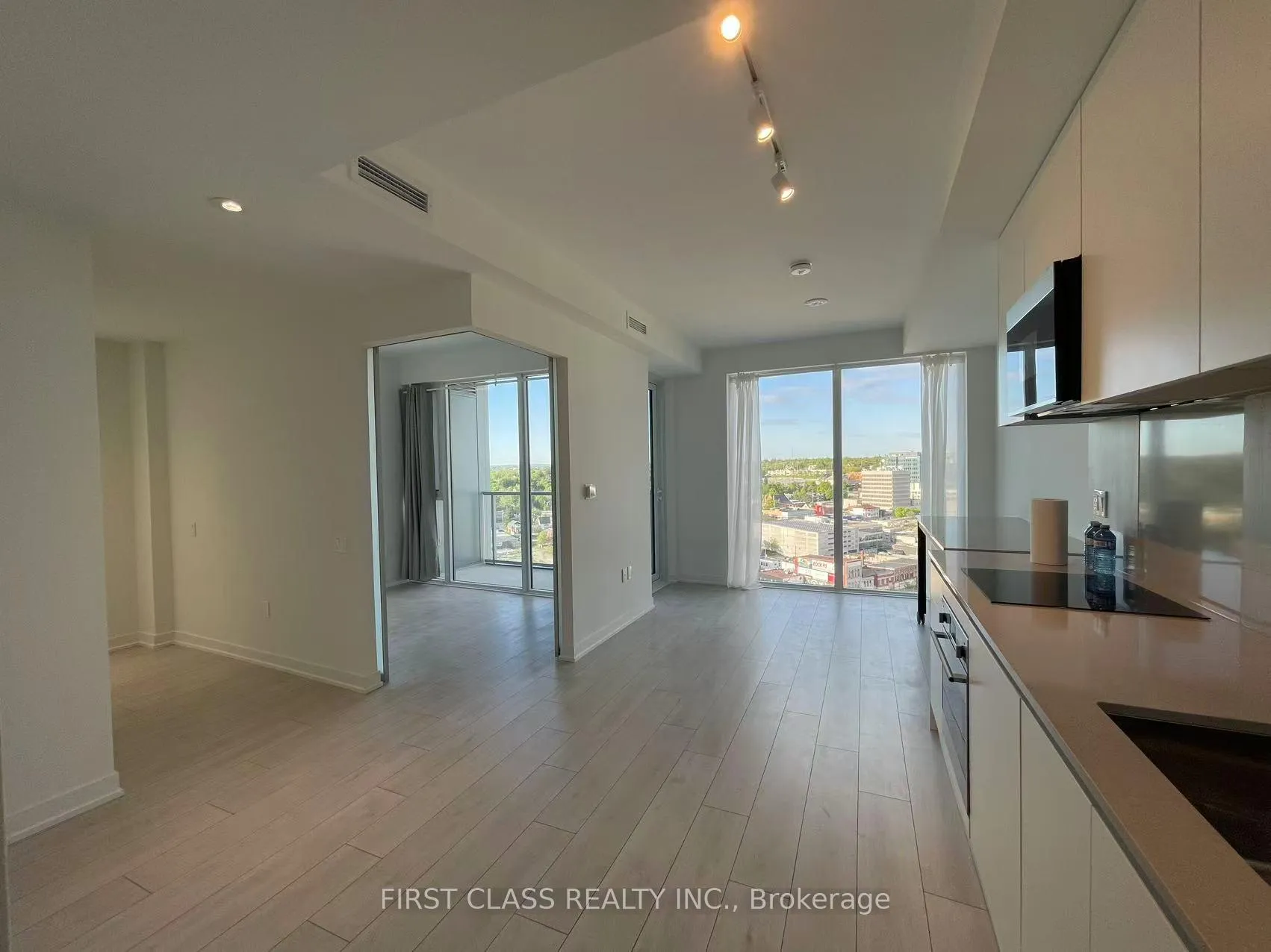 Photo 7 of Unit 1605, 39 Mary Street, Barrie, City Centre — HOMEH