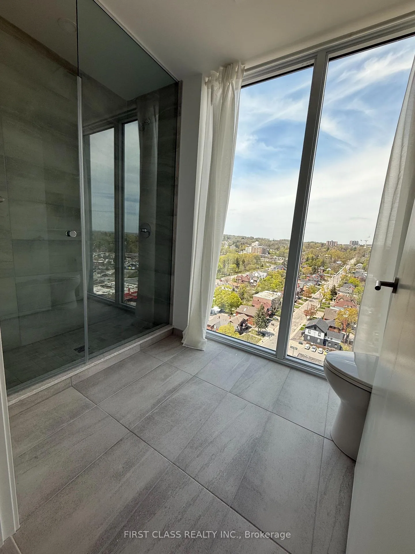 Photo 9 of Unit 1605, 39 Mary Street, Barrie, City Centre — HOMEH