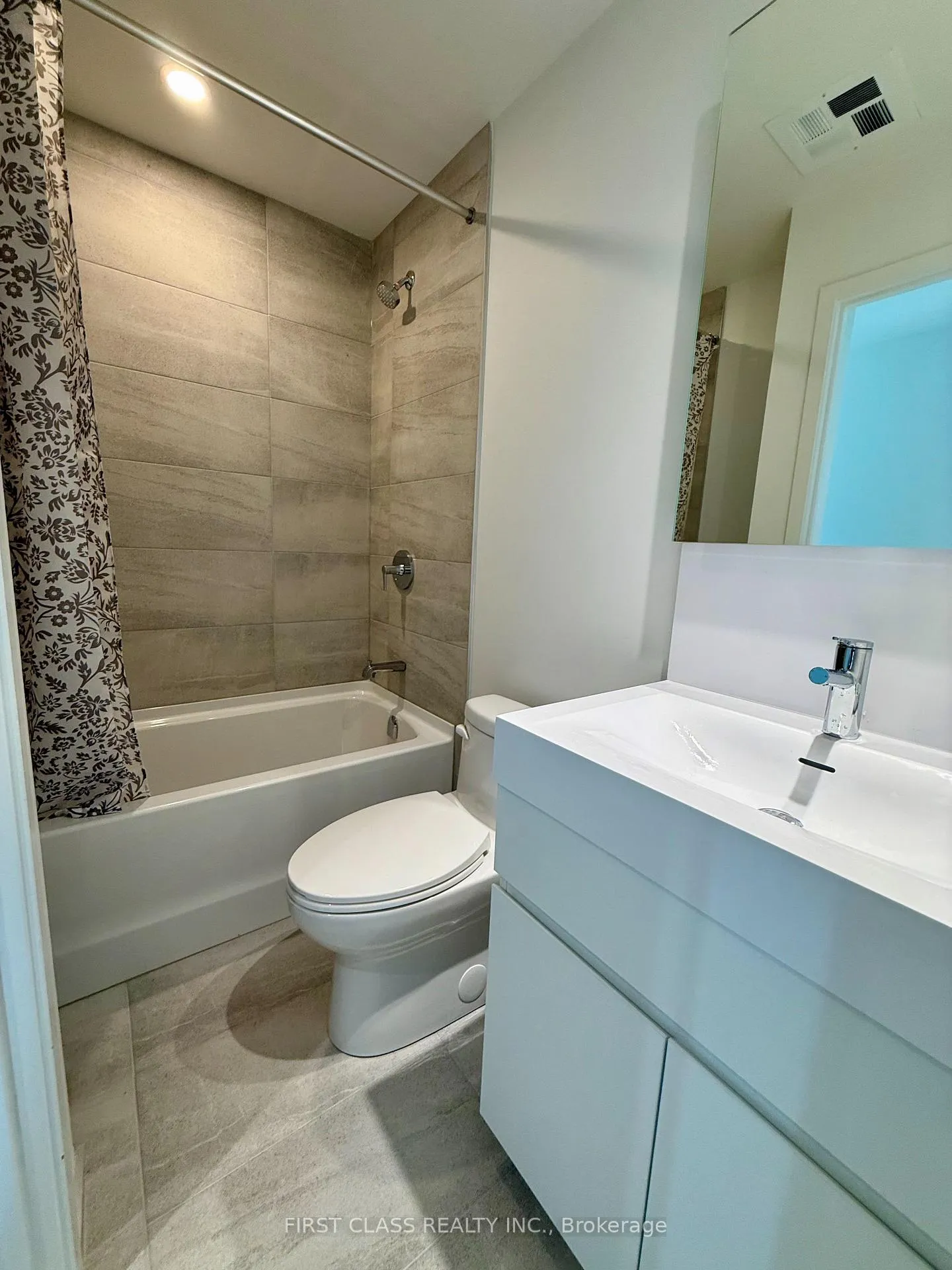 Photo 13 of Unit 1605, 39 Mary Street, Barrie, City Centre — HOMEH