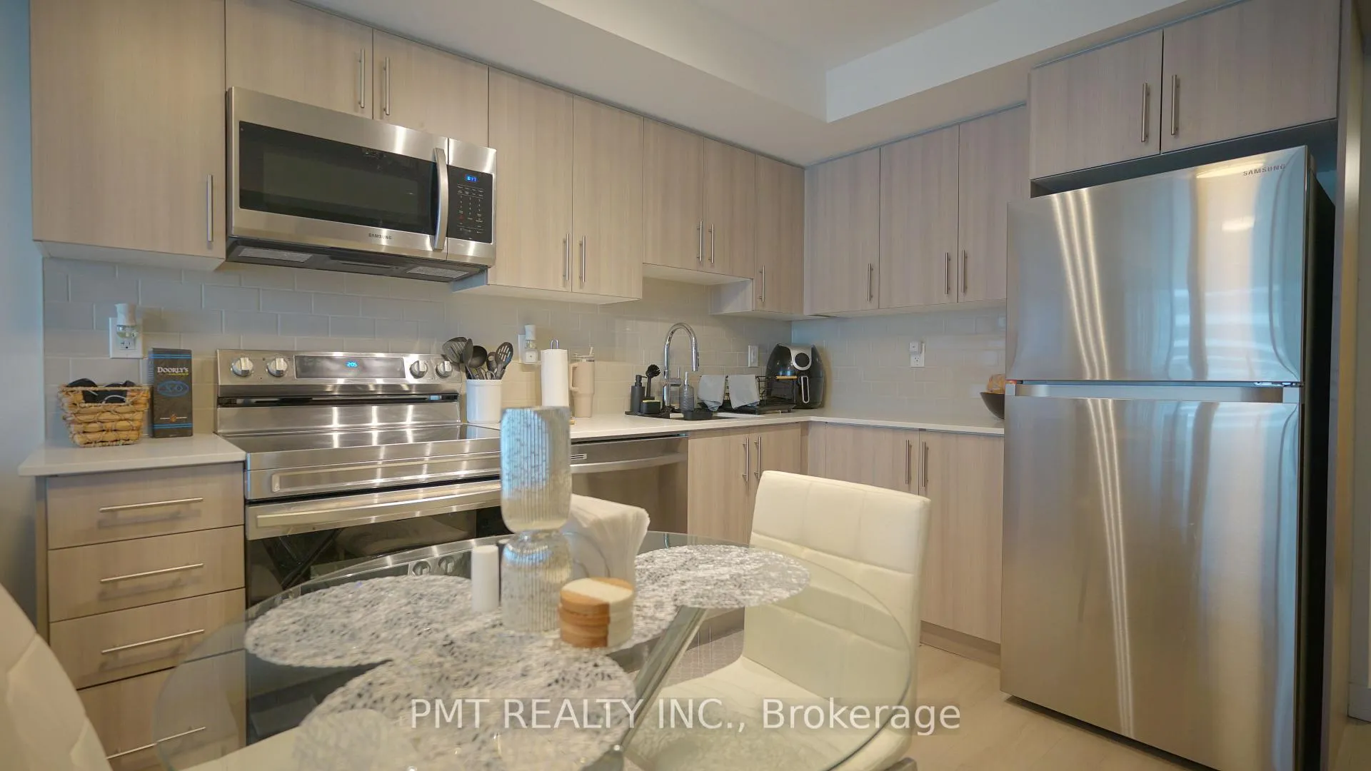 Photo 8 of Unit 907, 1435 Celebration Drive, Pickering, Bay Ridges — HOMEH