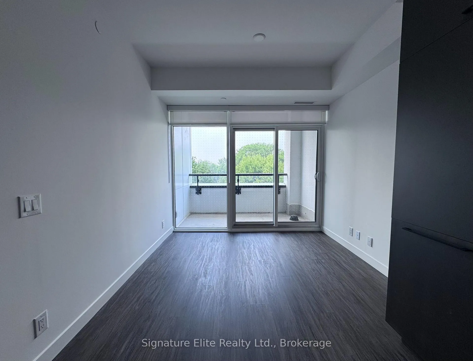 Photo 4 of Unit 421, 1050 Eastern Avenue, Toronto, The Beaches — HOMEH
