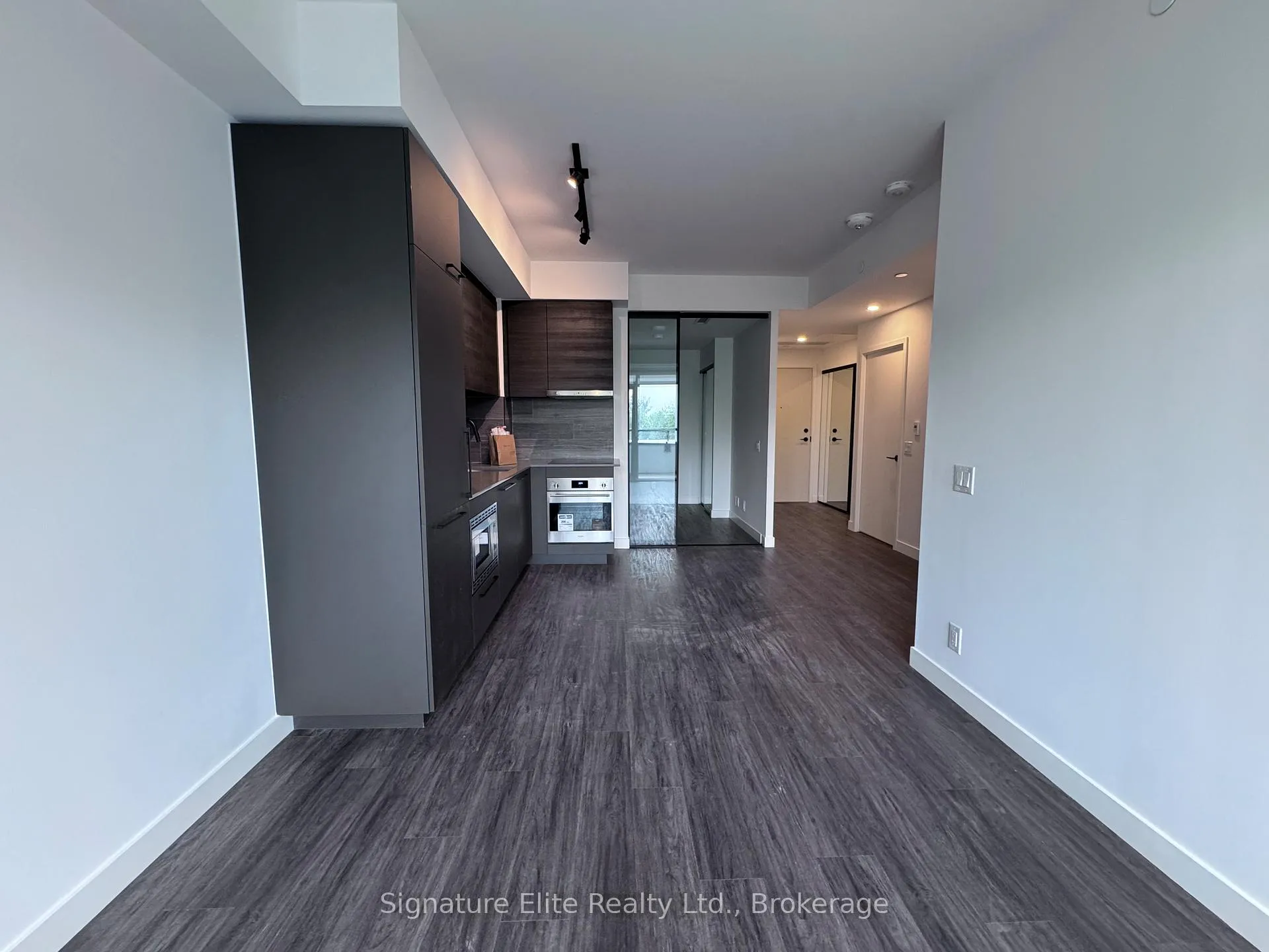 Photo 8 of Unit 421, 1050 Eastern Avenue, Toronto, The Beaches — HOMEH