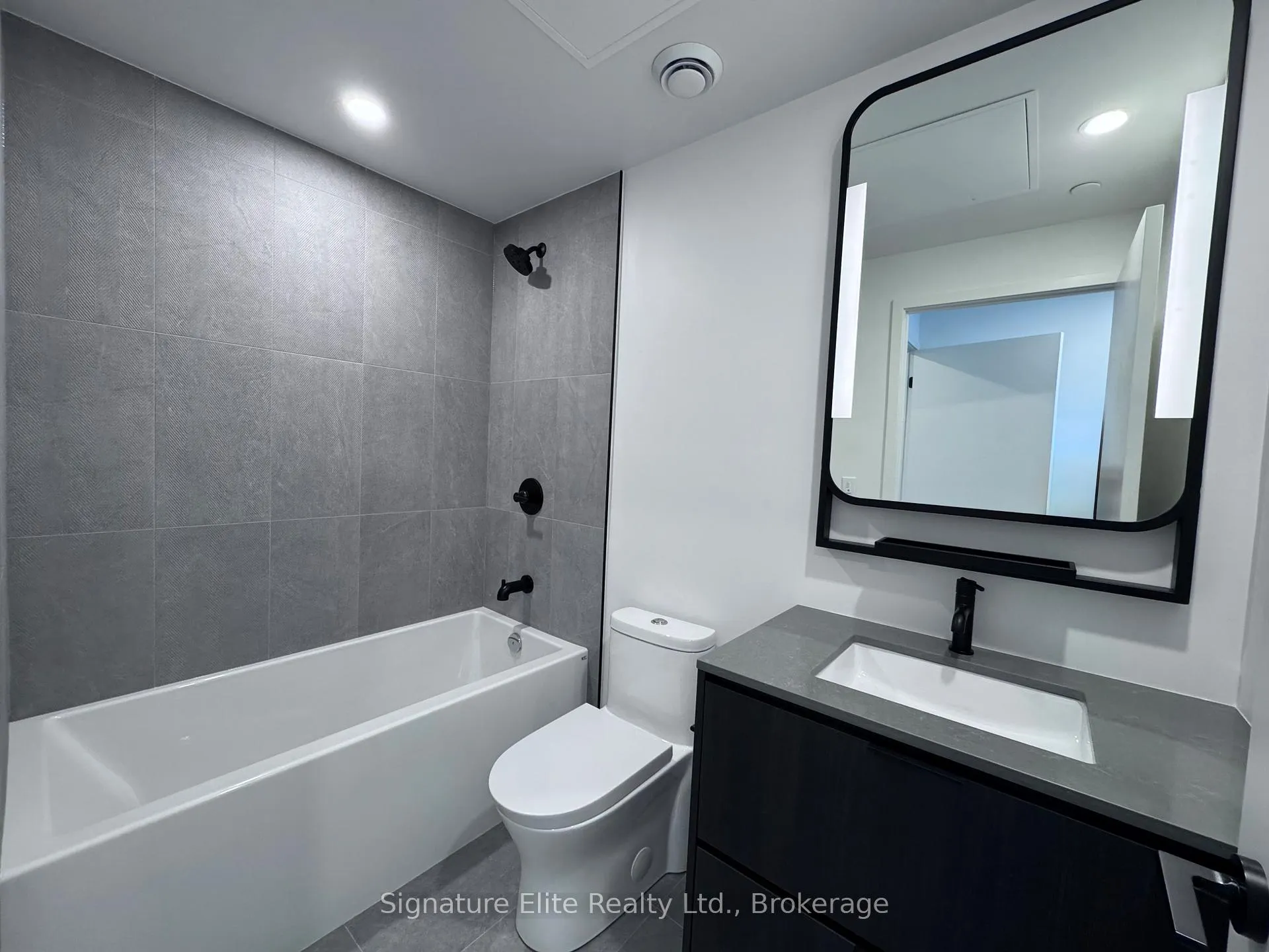 Photo 14 of Unit 421, 1050 Eastern Avenue, Toronto, The Beaches — HOMEH
