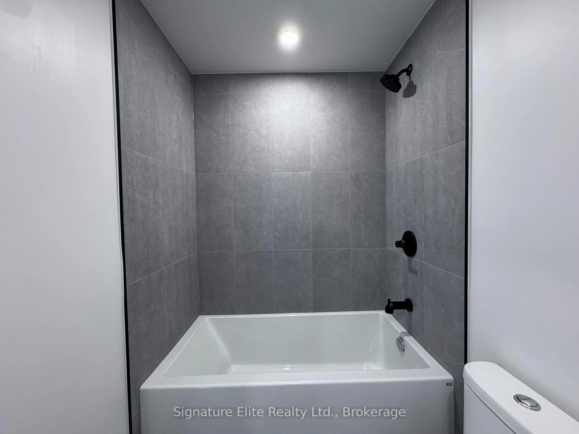 Photo 15 of Unit 421, 1050 Eastern Avenue, Toronto, The Beaches — HOMEH