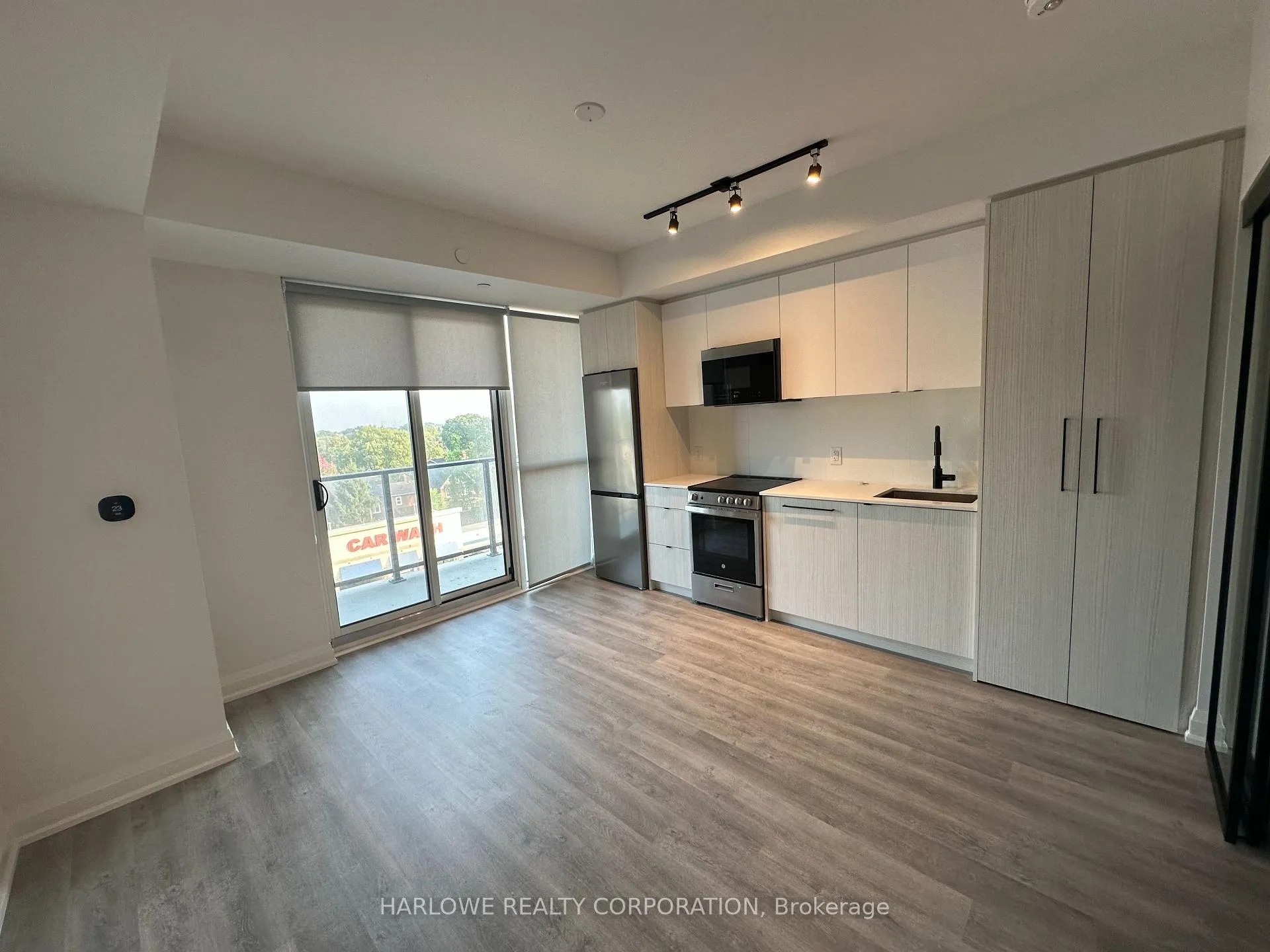 Photo 2 of Unit 605, 2369 Danforth Avenue, Toronto, East End-Danforth — HOMEH