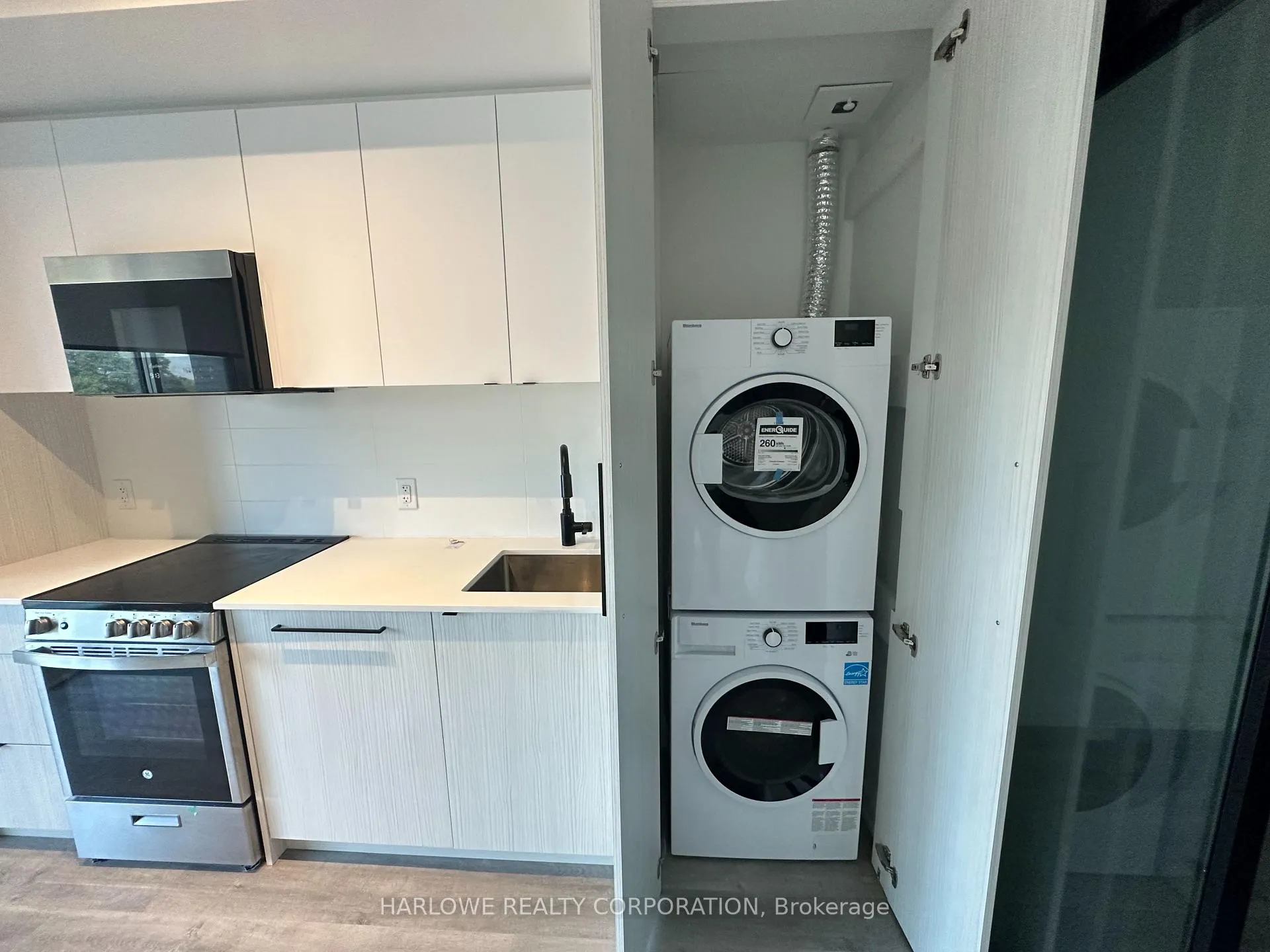 Photo 4 of Unit 605, 2369 Danforth Avenue, Toronto, East End-Danforth — HOMEH