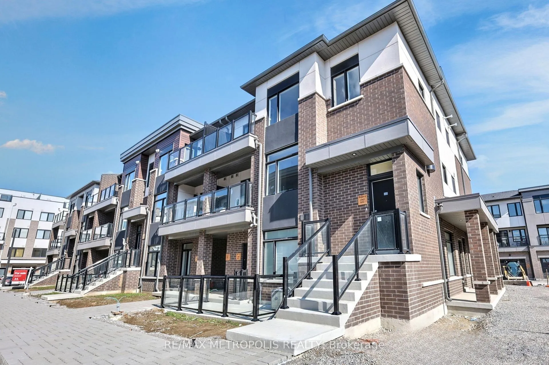 Photo 1 of Unit 1012, 1695 Dersan Street, Pickering, Duffin Heights — HOMEH