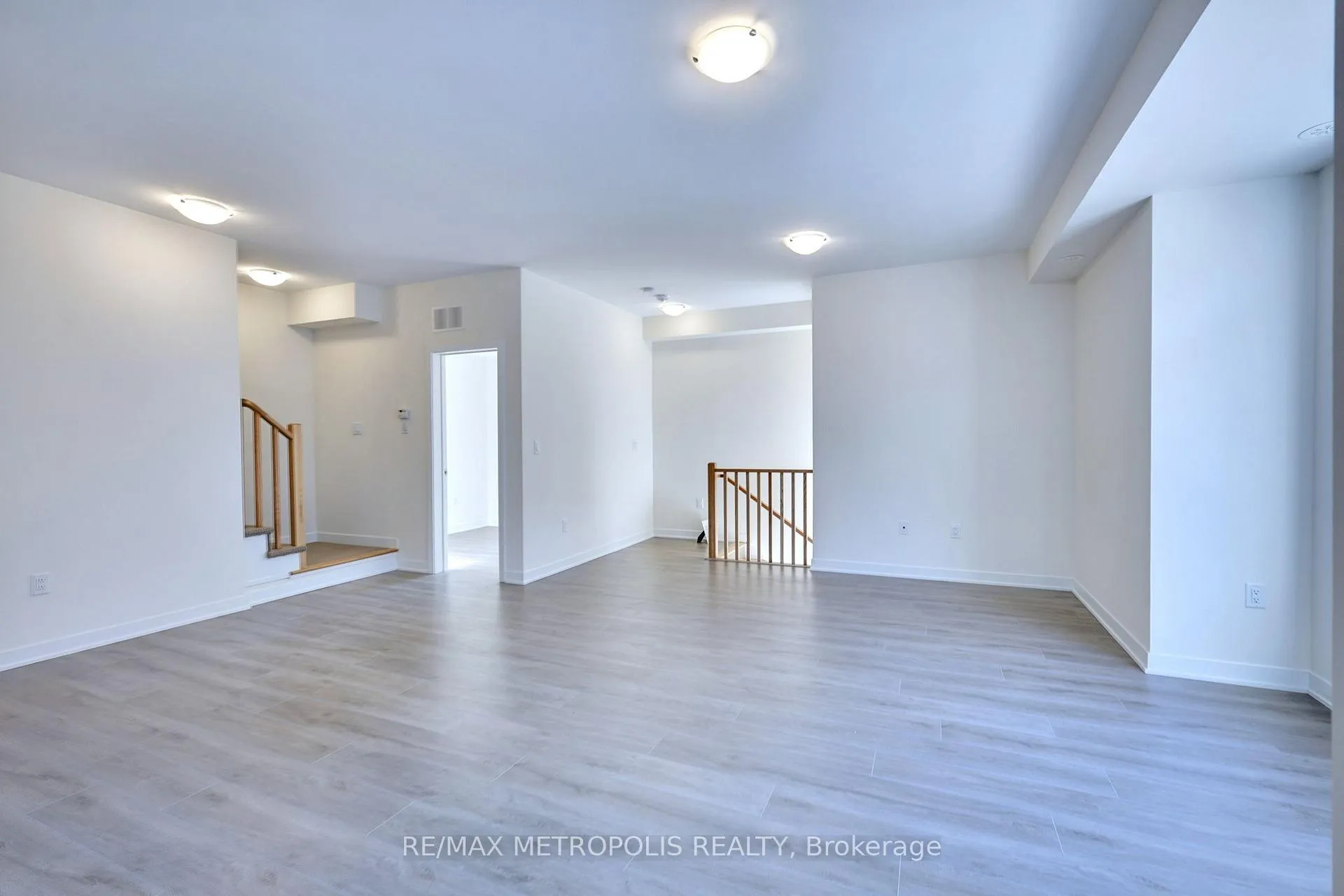 Photo 4 of Unit 1012, 1695 Dersan Street, Pickering, Duffin Heights — HOMEH