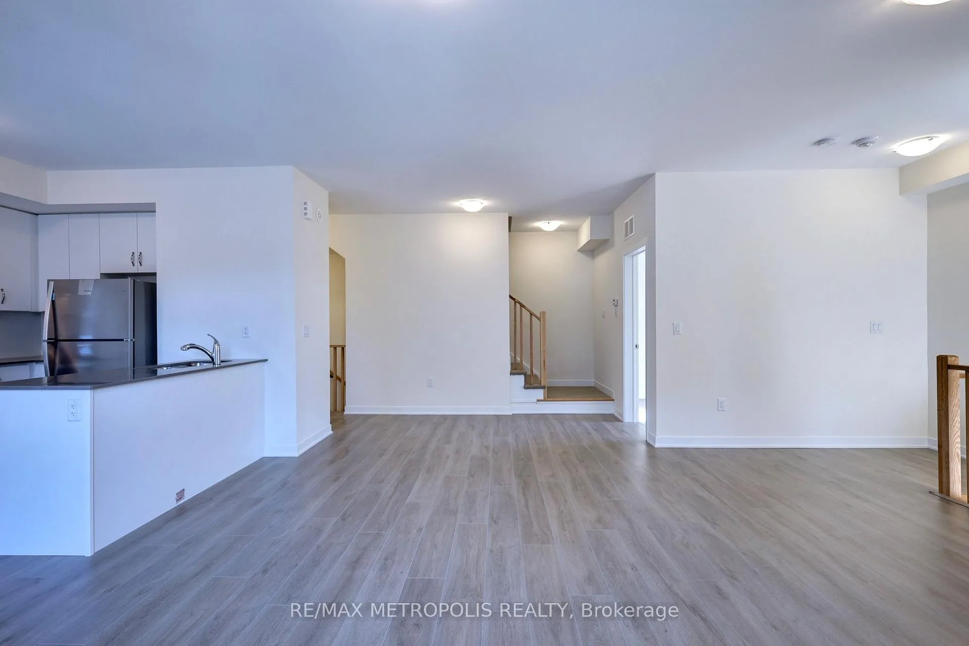Photo 5 of Unit 1012, 1695 Dersan Street, Pickering, Duffin Heights — HOMEH
