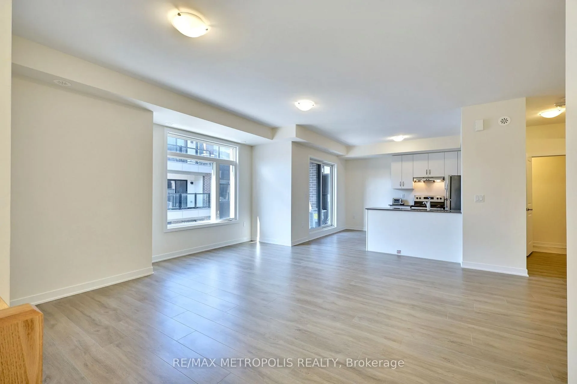 Photo 6 of Unit 1012, 1695 Dersan Street, Pickering, Duffin Heights — HOMEH