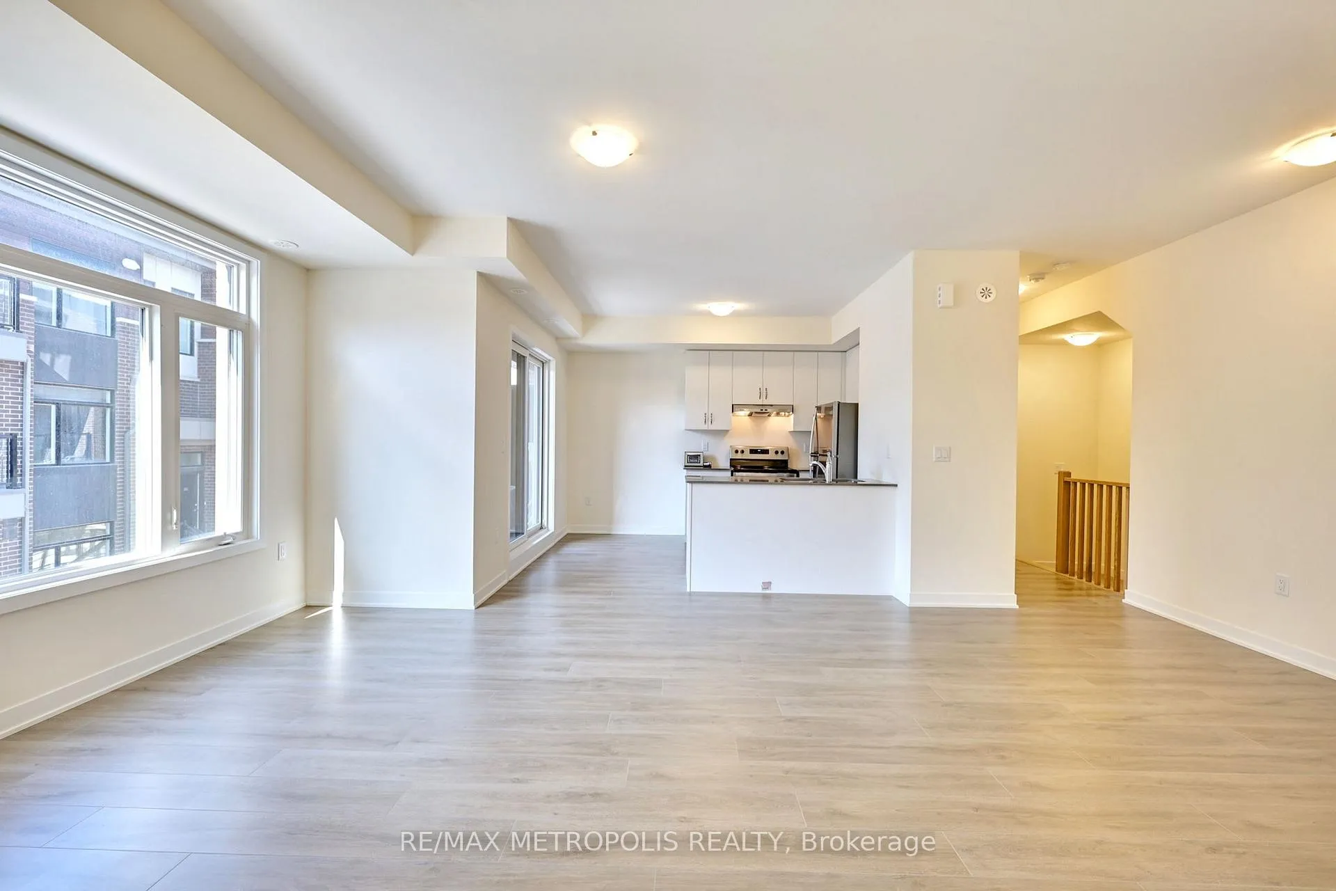 Photo 7 of Unit 1012, 1695 Dersan Street, Pickering, Duffin Heights — HOMEH