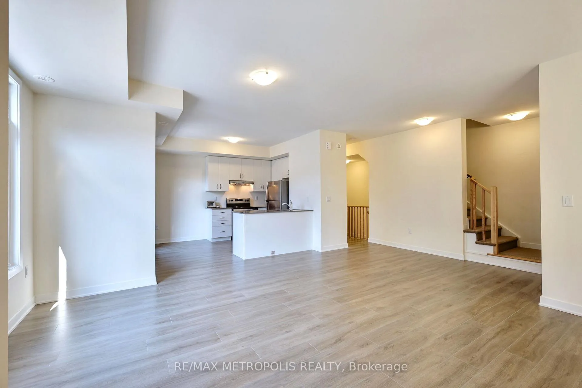 Photo 8 of Unit 1012, 1695 Dersan Street, Pickering, Duffin Heights — HOMEH