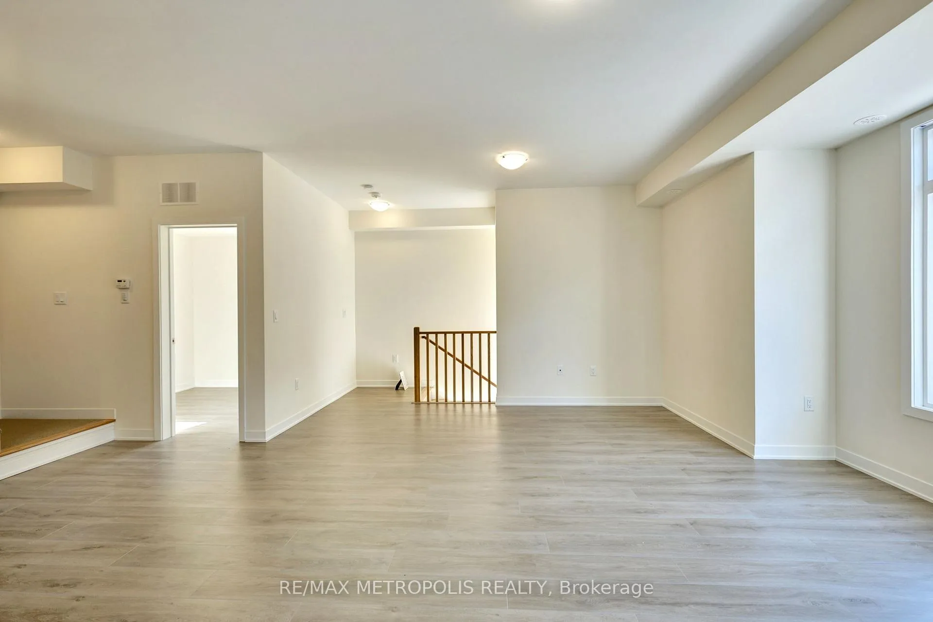 Photo 9 of Unit 1012, 1695 Dersan Street, Pickering, Duffin Heights — HOMEH
