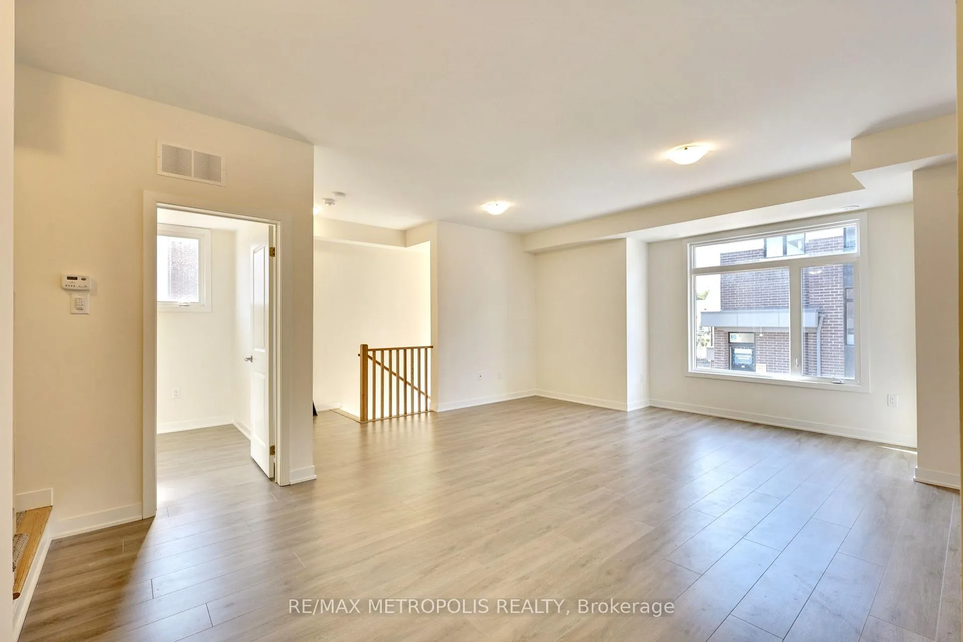 Photo 10 of Unit 1012, 1695 Dersan Street, Pickering, Duffin Heights — HOMEH