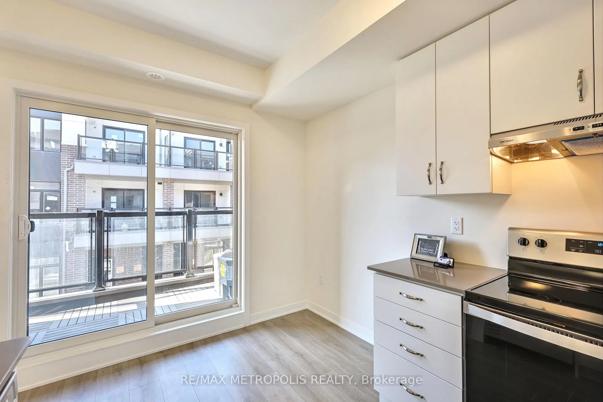 Photo 13 of Unit 1012, 1695 Dersan Street, Pickering, Duffin Heights — HOMEH