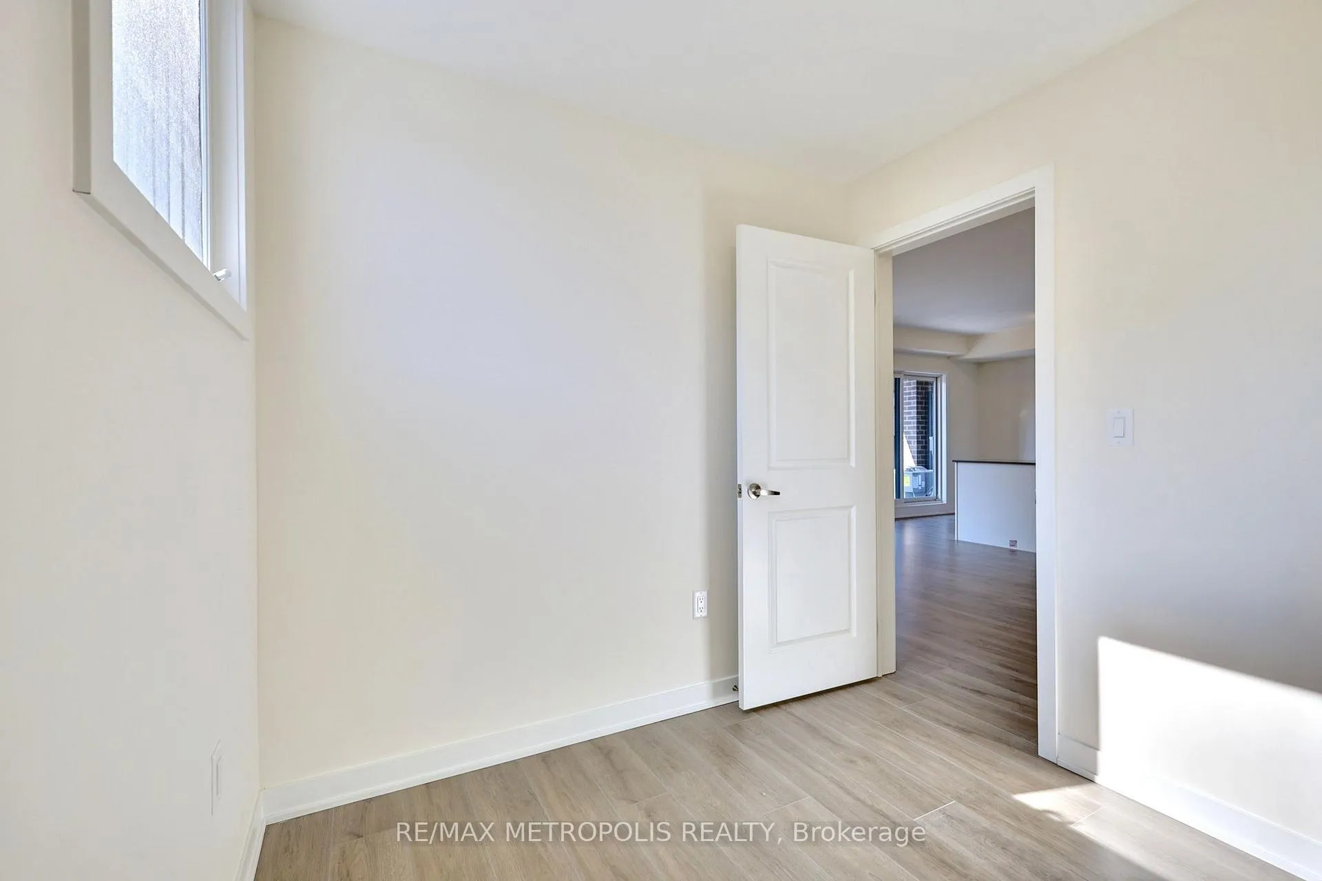 Photo 15 of Unit 1012, 1695 Dersan Street, Pickering, Duffin Heights — HOMEH