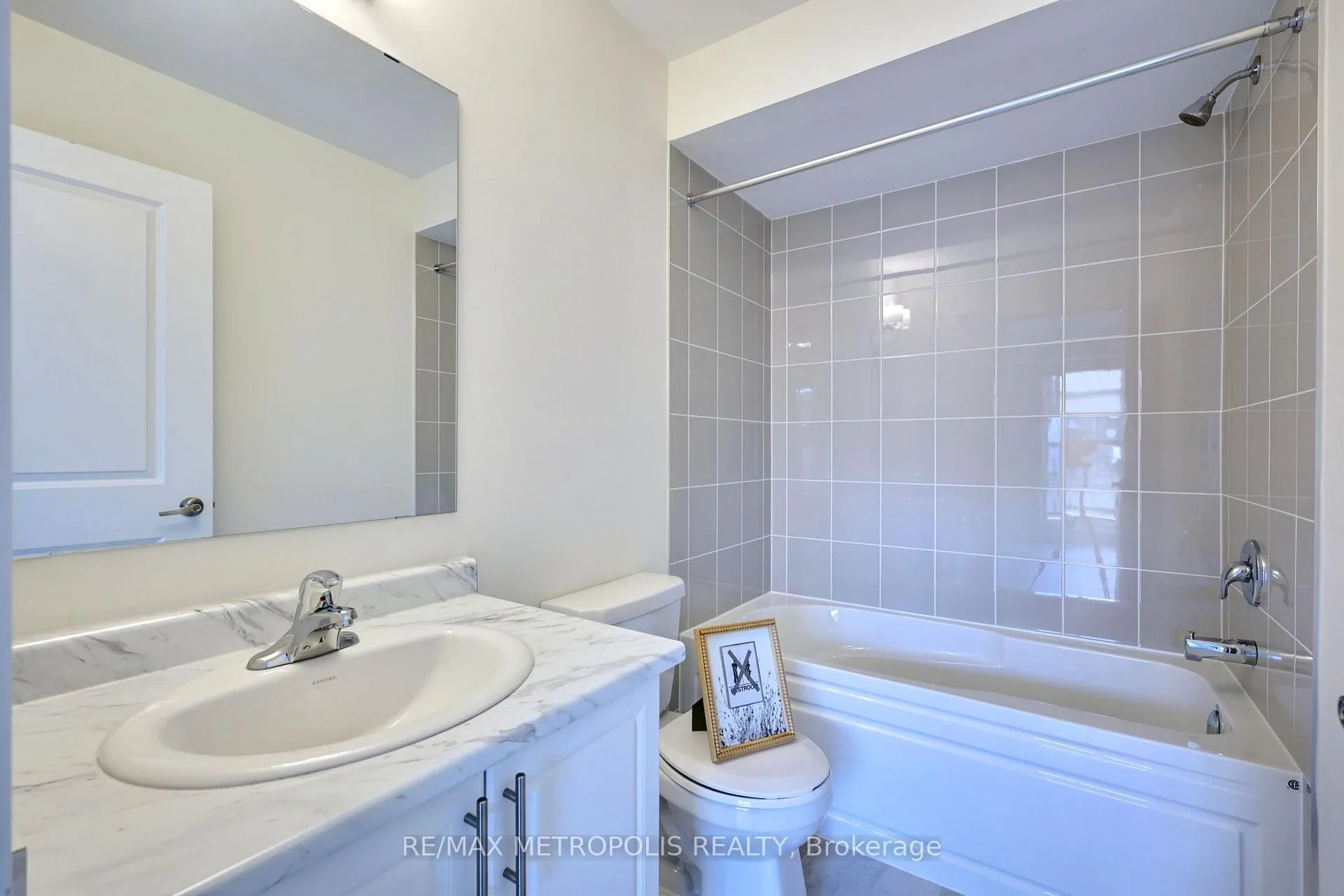 Photo 22 of Unit 1012, 1695 Dersan Street, Pickering, Duffin Heights — HOMEH