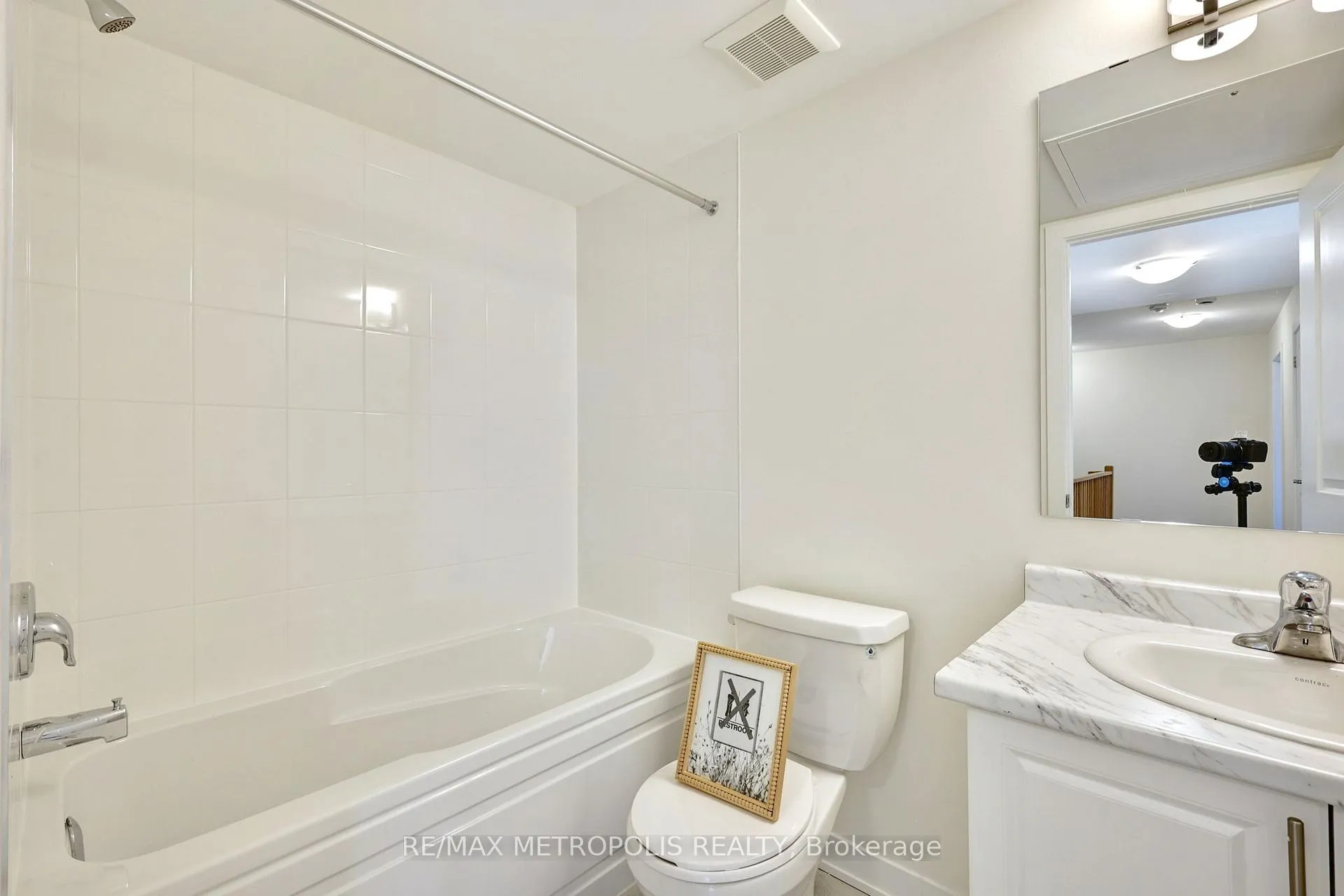Photo 32 of Unit 1012, 1695 Dersan Street, Pickering, Duffin Heights — HOMEH
