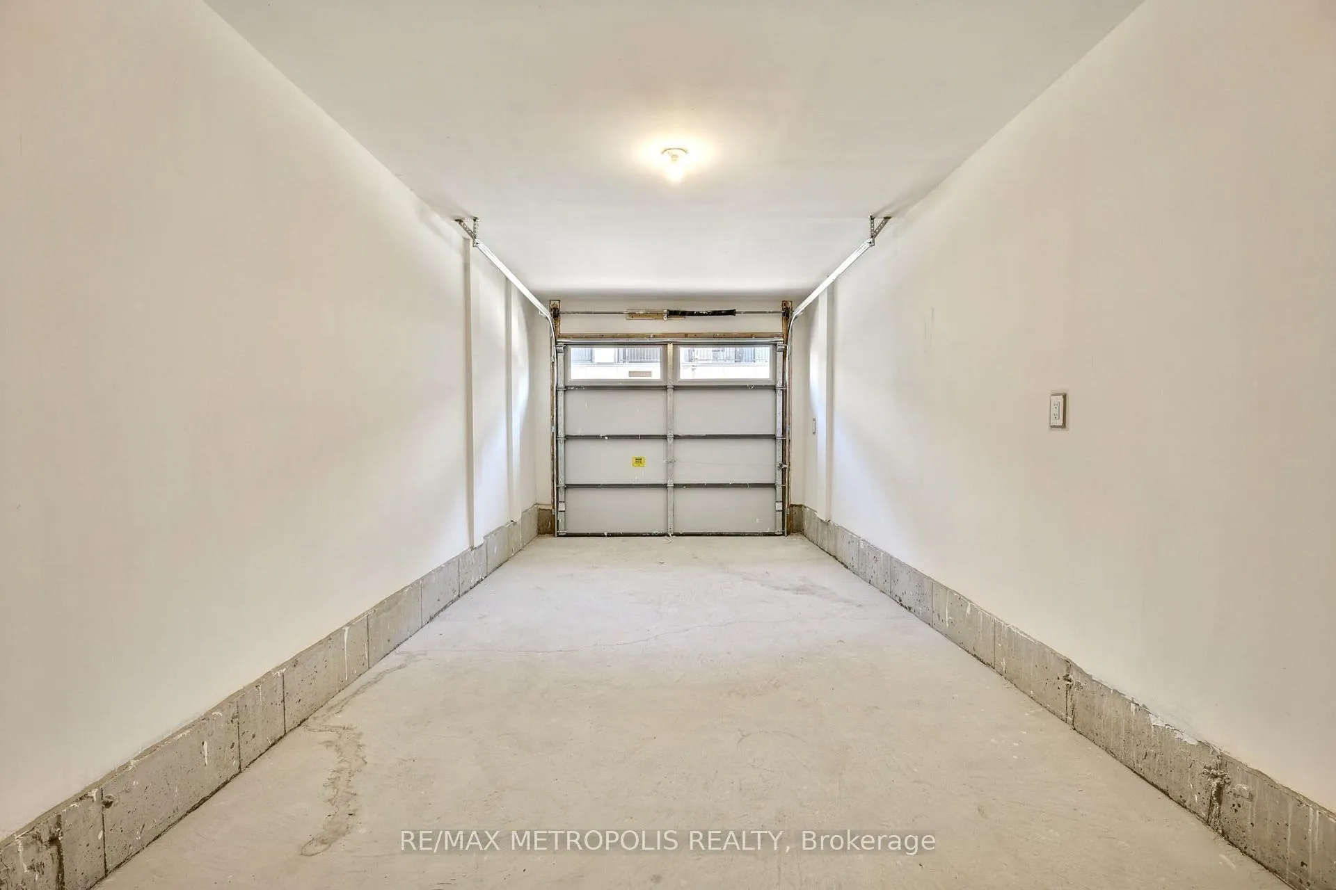 Photo 39 of Unit 1012, 1695 Dersan Street, Pickering, Duffin Heights — HOMEH