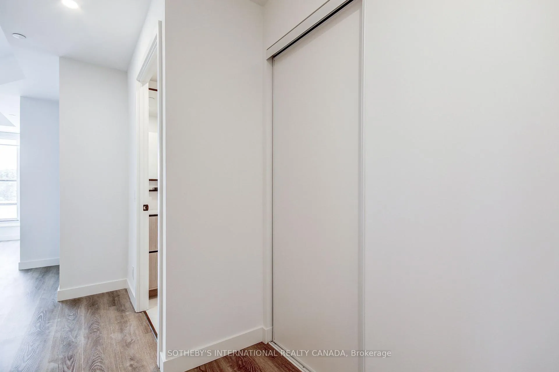 Photo 6 of Unit 526, 1050 Eastern Avenue, Toronto, The Beaches — HOMEH