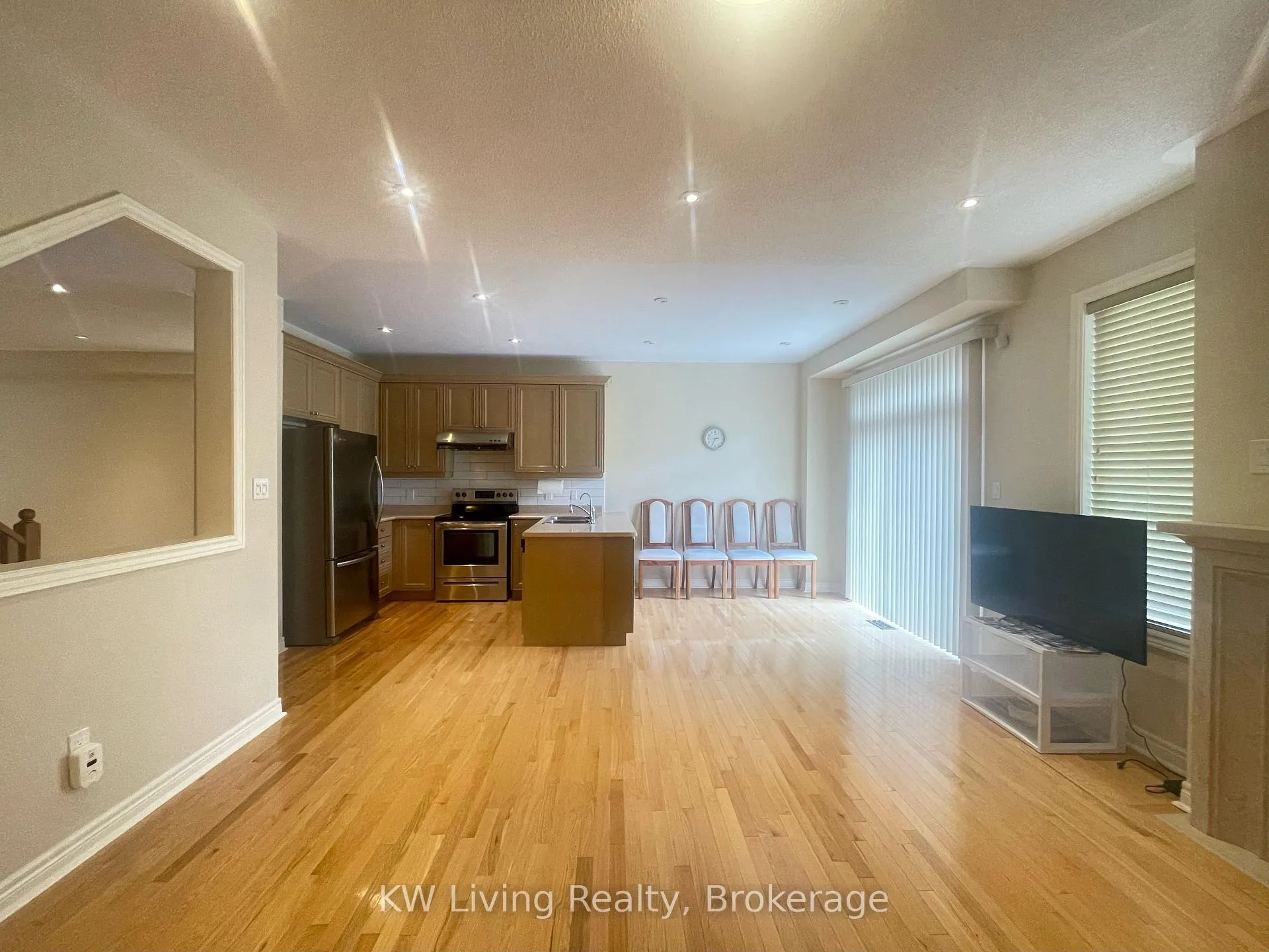 Photo 4 of 75 Vine Cliff Boulevard, Markham, Victoria Manor-Jennings Gate — HOMEH
