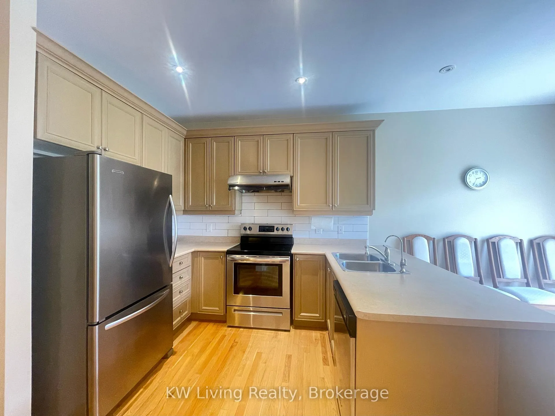 Photo 5 of 75 Vine Cliff Boulevard, Markham, Victoria Manor-Jennings Gate — HOMEH