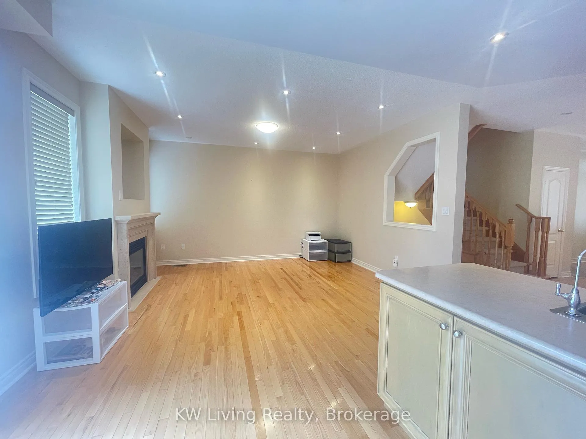 Photo 6 of 75 Vine Cliff Boulevard, Markham, Victoria Manor-Jennings Gate — HOMEH