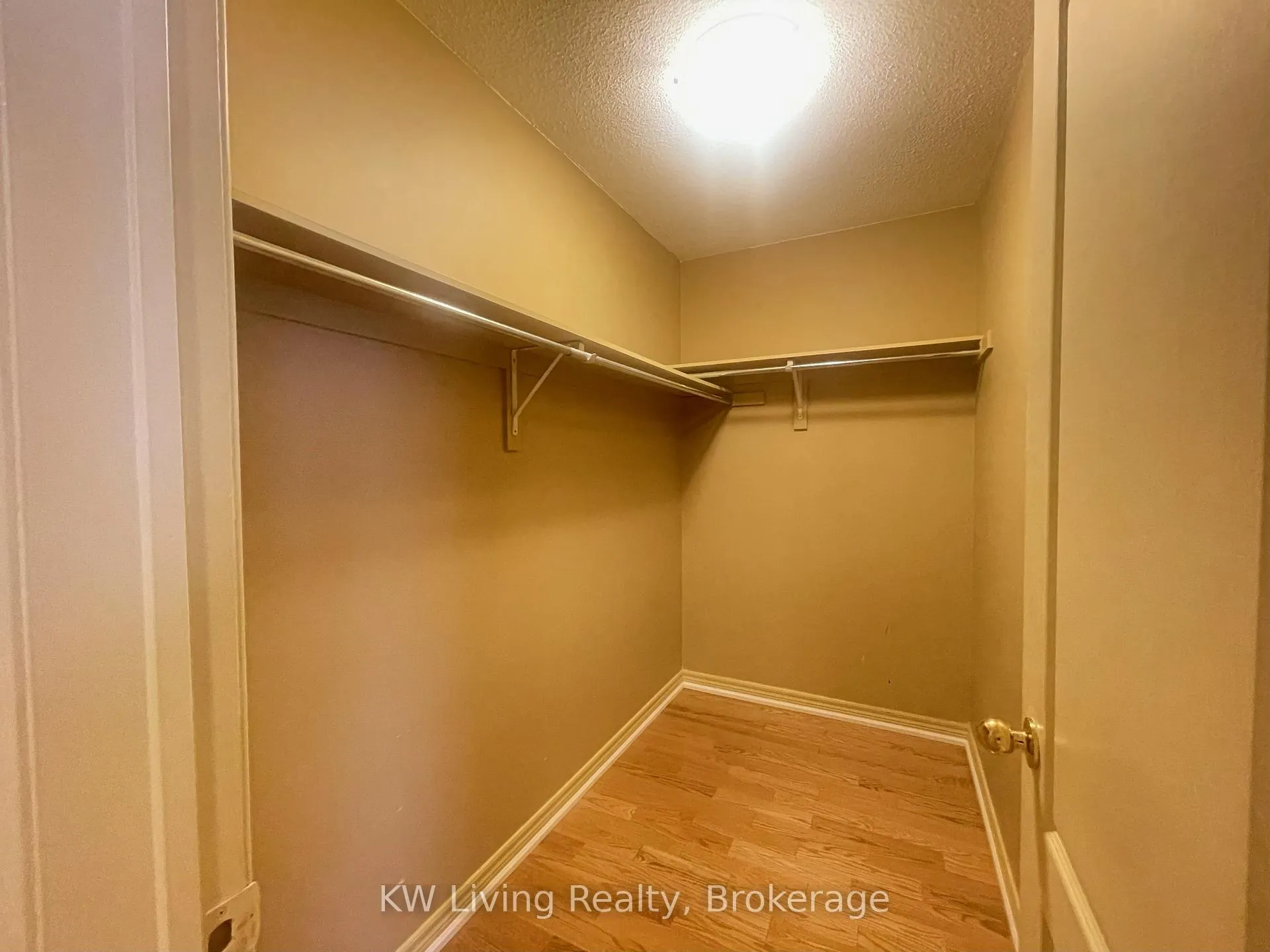 Photo 9 of 75 Vine Cliff Boulevard, Markham, Victoria Manor-Jennings Gate — HOMEH