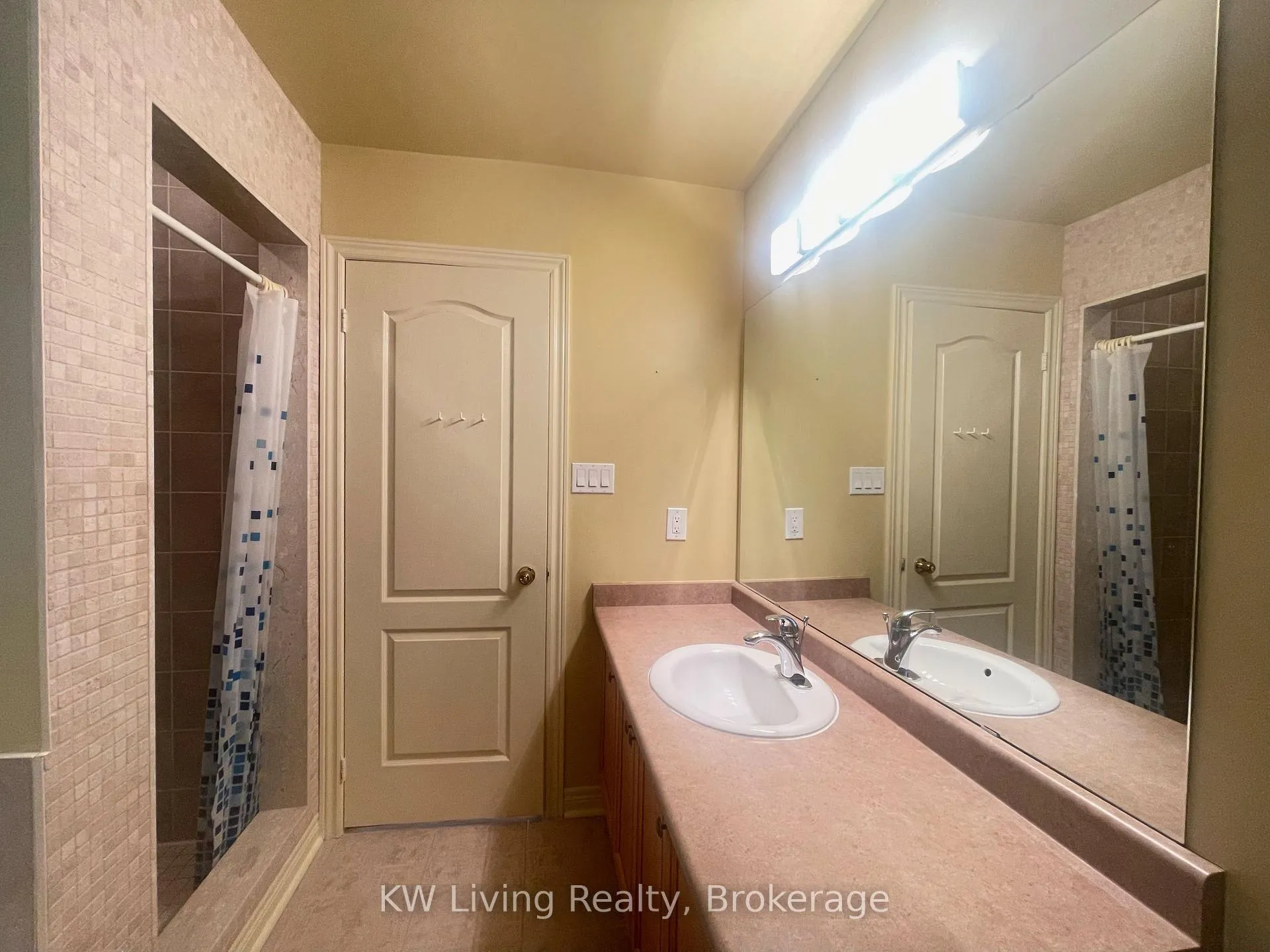 Photo 11 of 75 Vine Cliff Boulevard, Markham, Victoria Manor-Jennings Gate — HOMEH